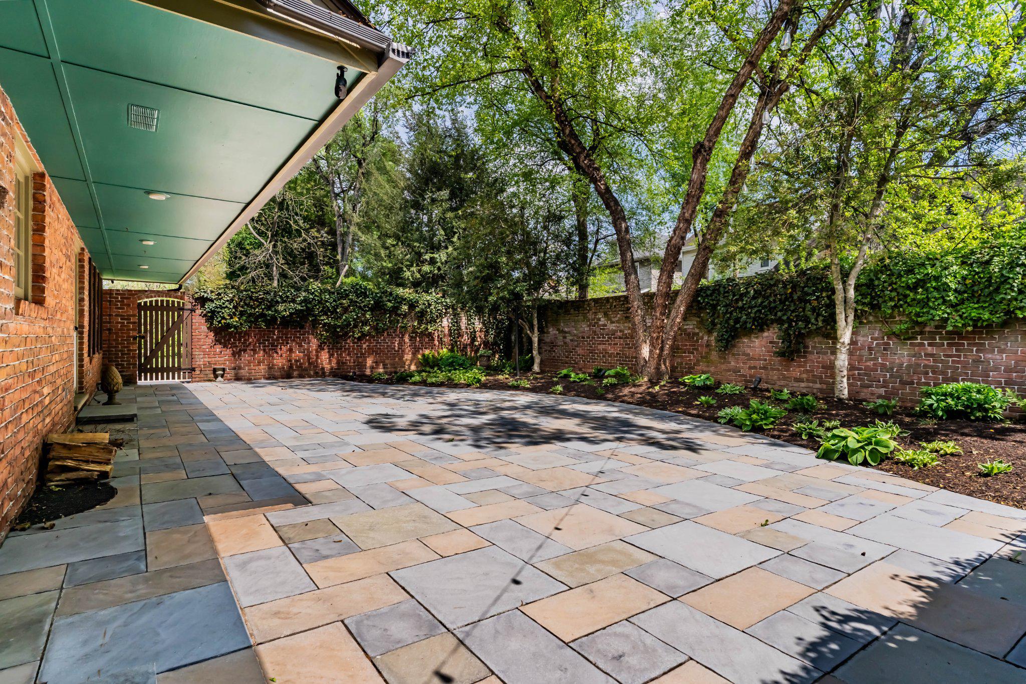 CHAMBERSBURG NORTH END - Residential