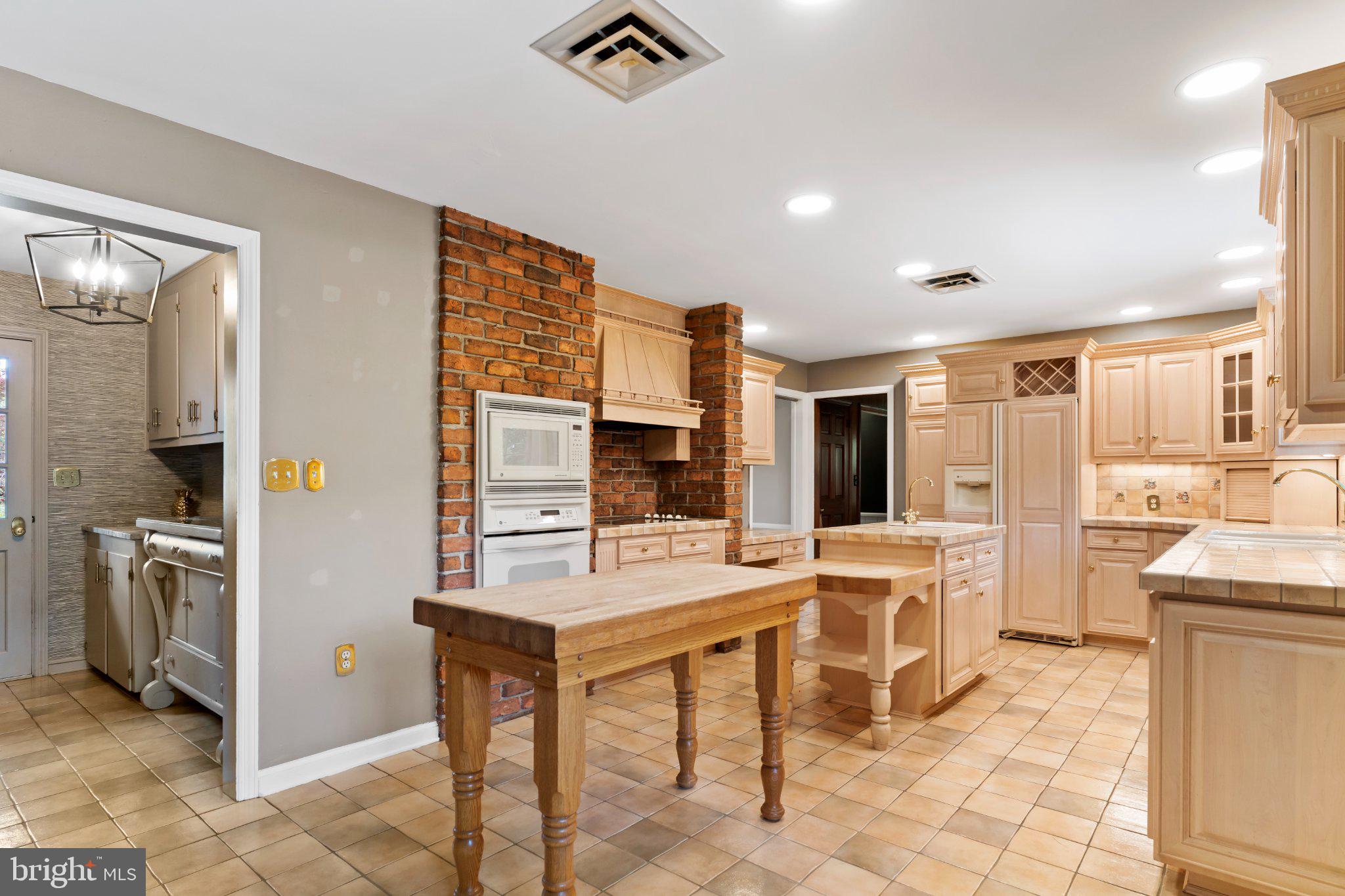 CHAMBERSBURG NORTH END - Residential