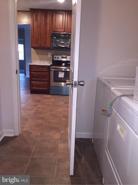 THE PROVINCES - Residential Lease