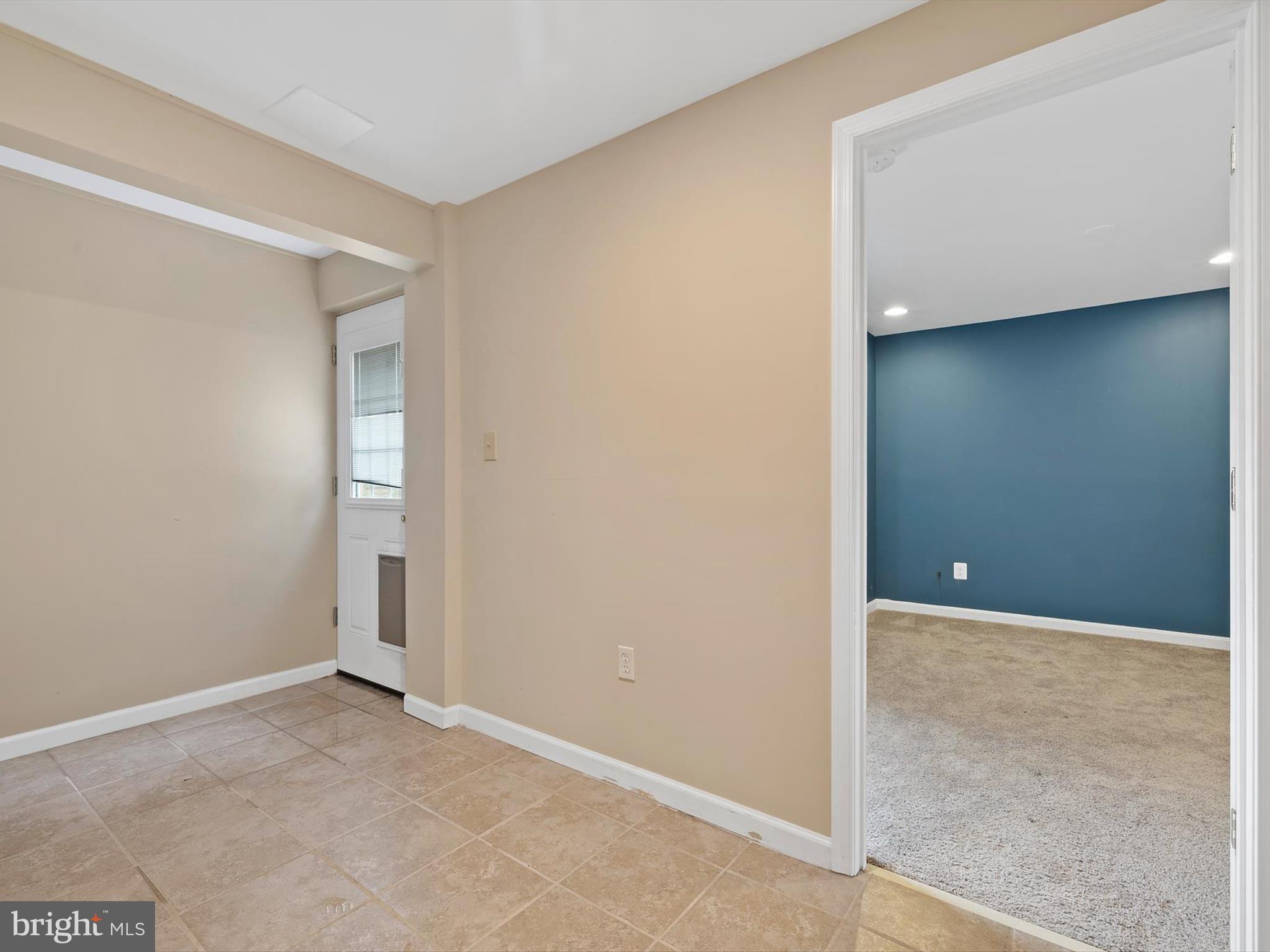 THE MEADOWS - Residential Lease