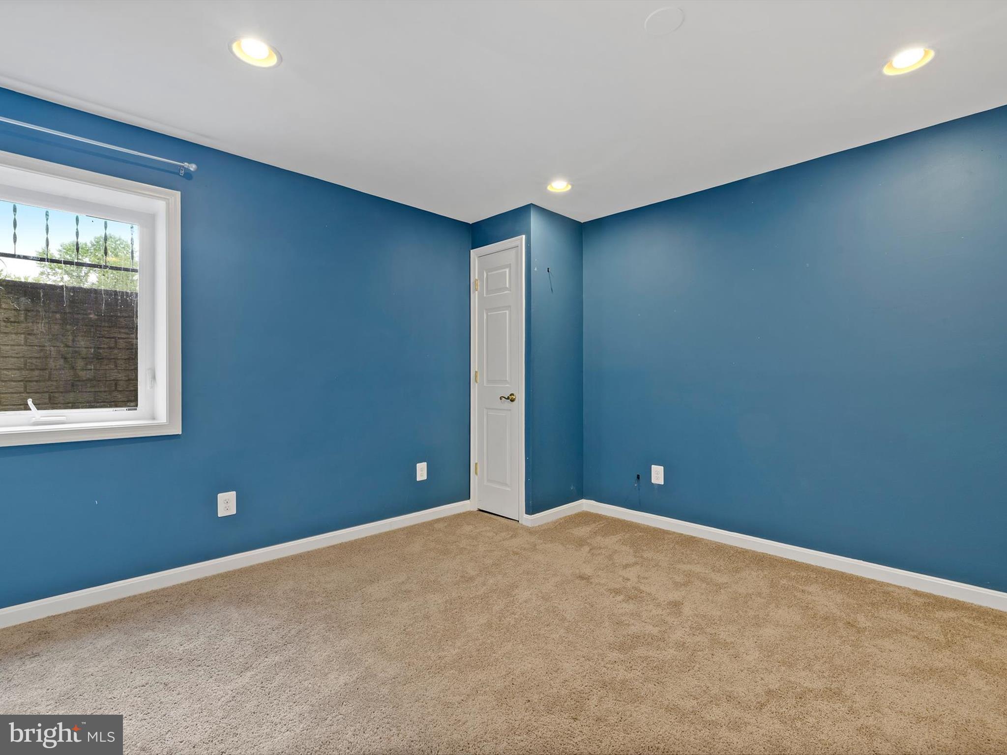 THE MEADOWS - Residential Lease