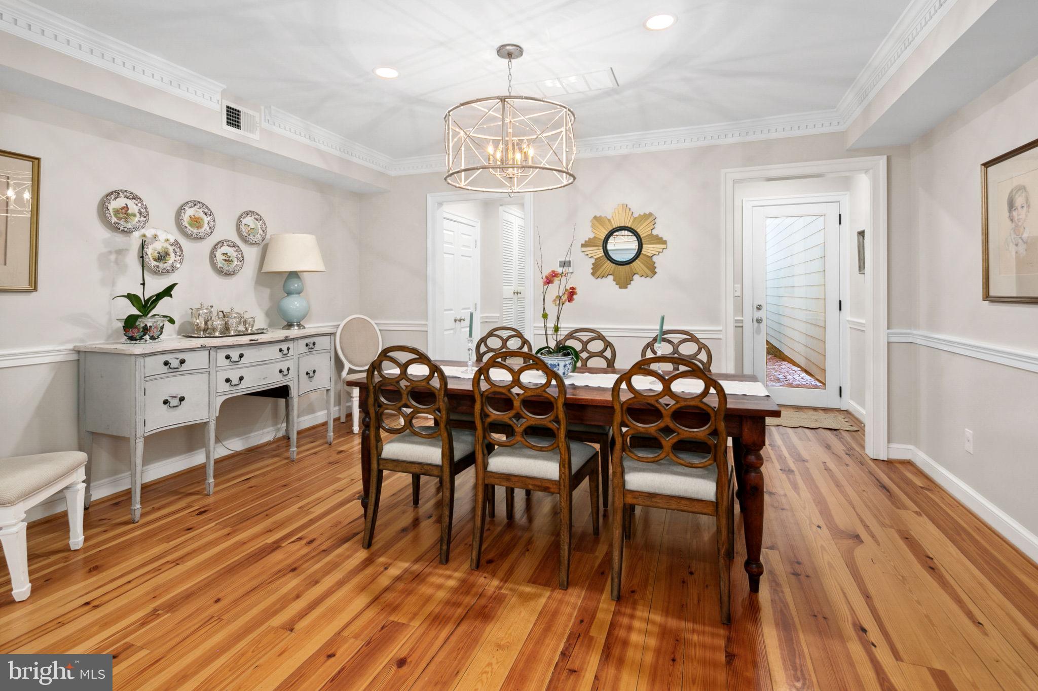 OLD TOWN ALEXANDRIA - Residential