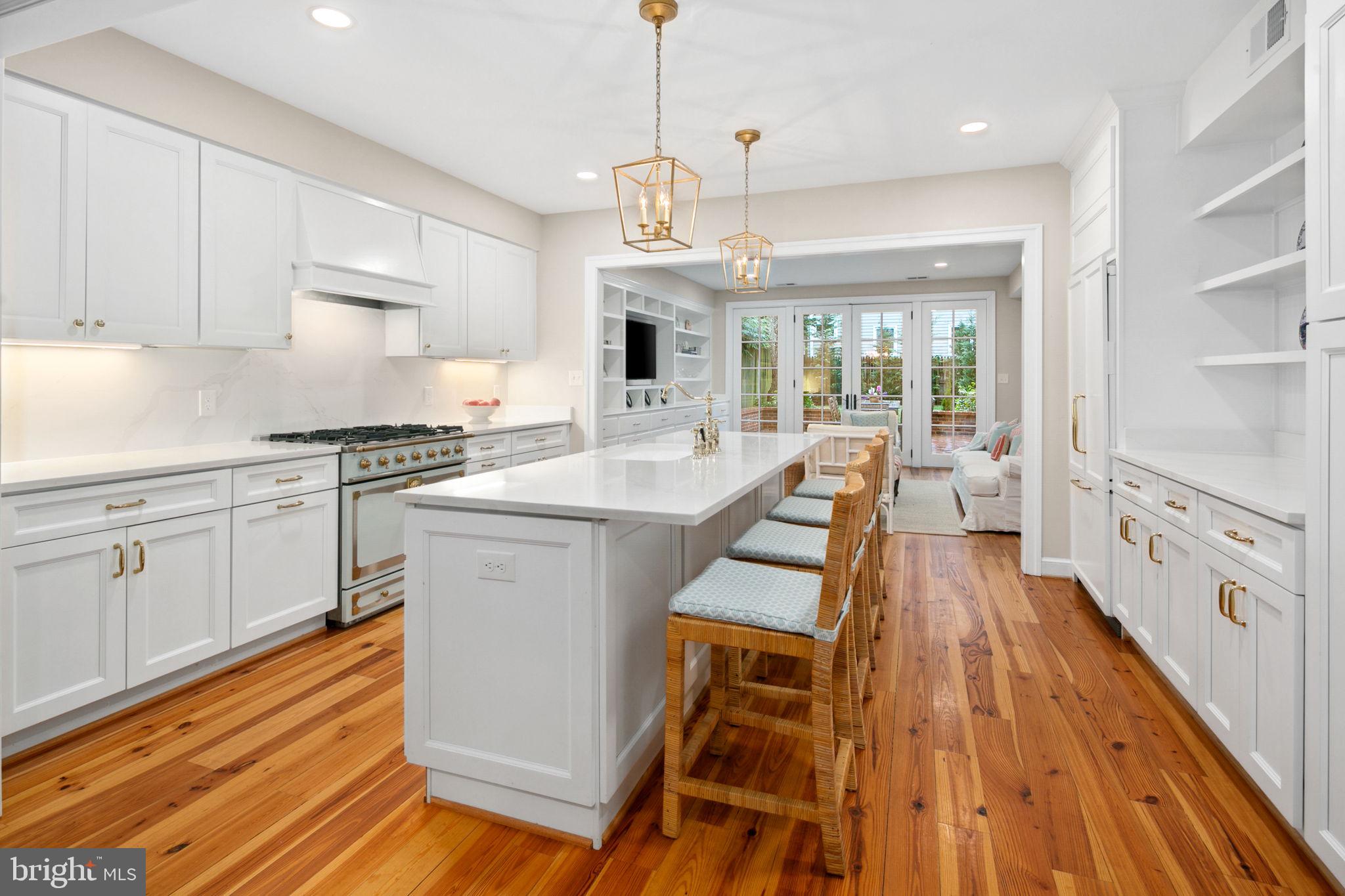 OLD TOWN ALEXANDRIA - Residential