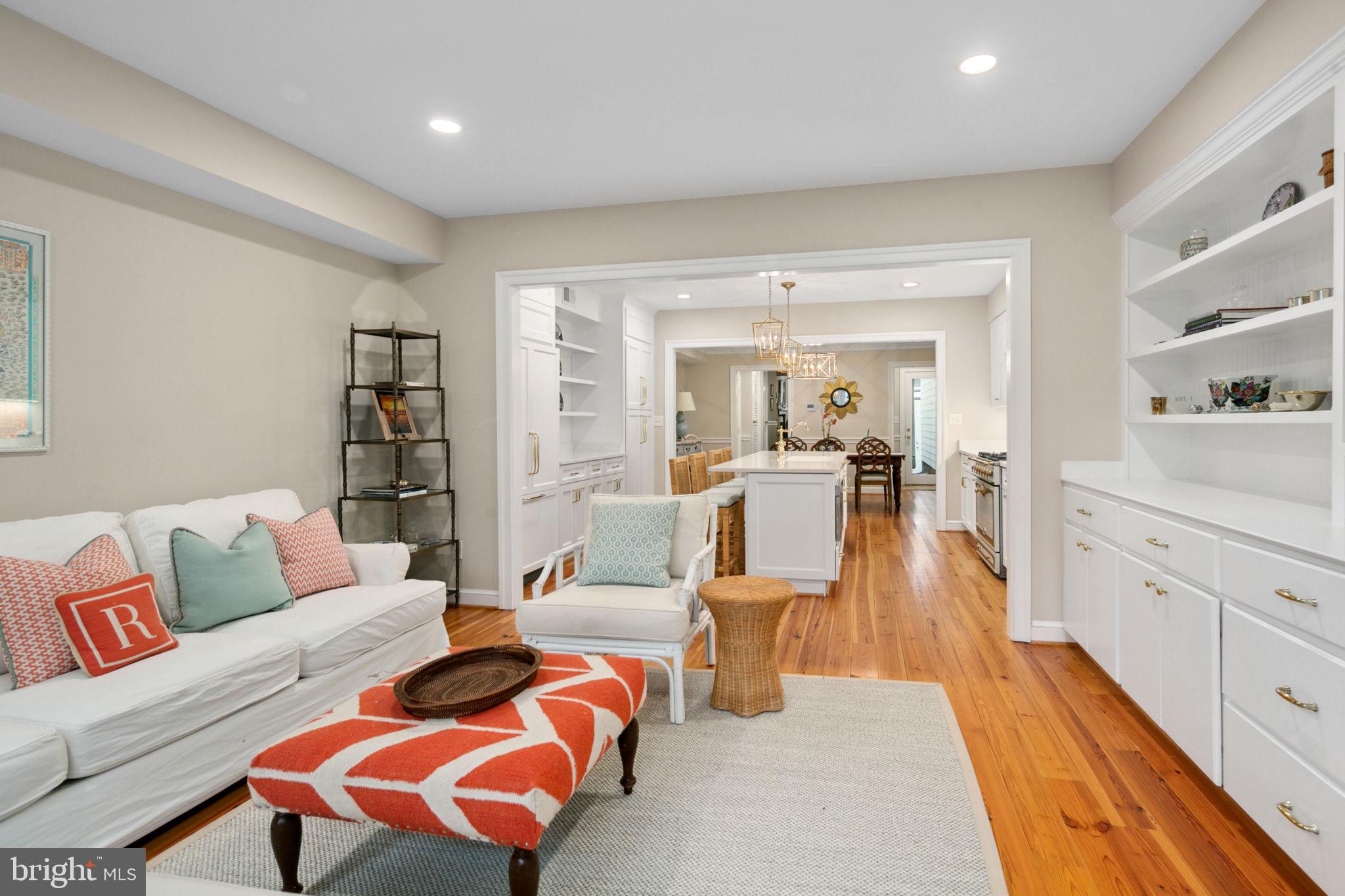 OLD TOWN ALEXANDRIA - Residential