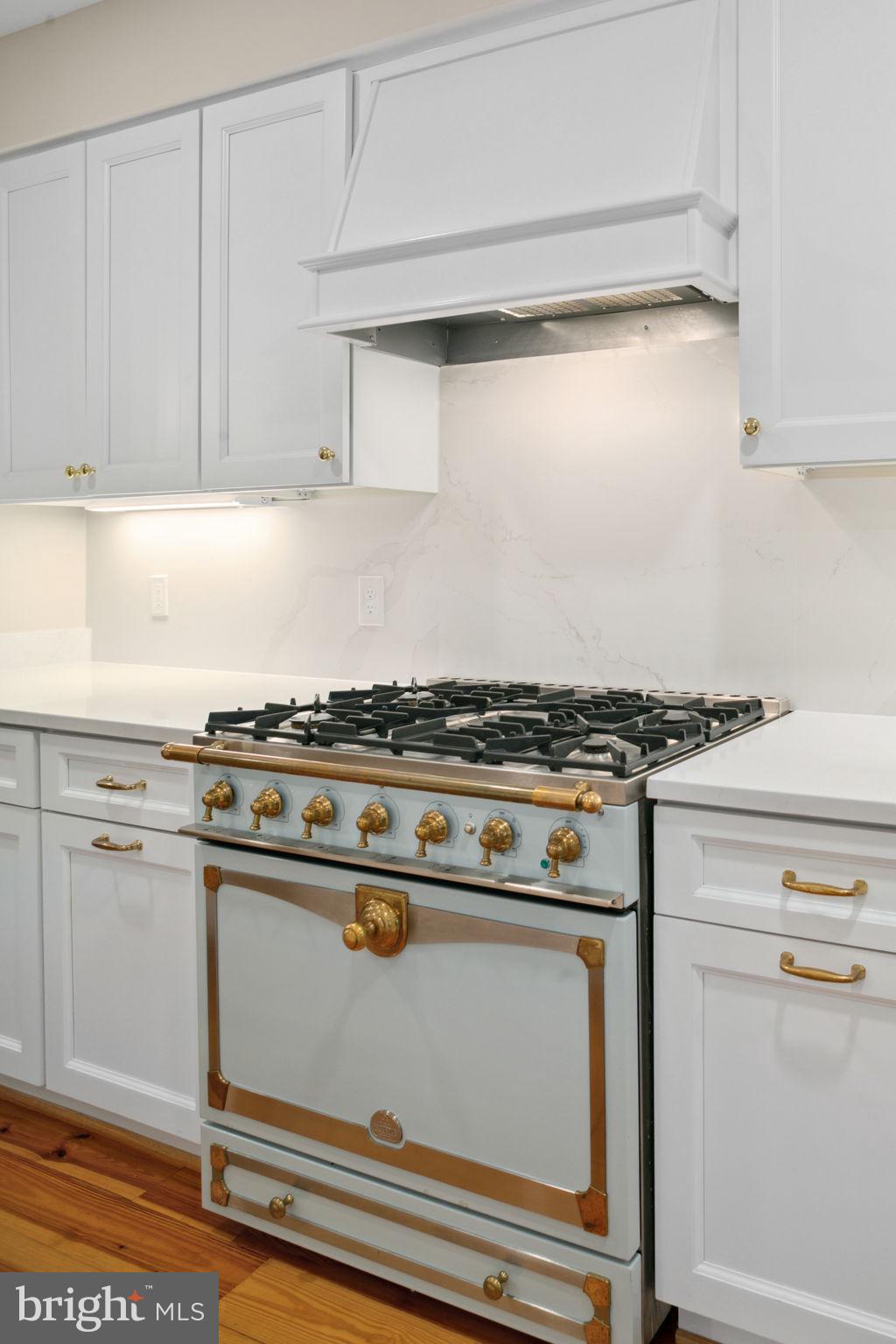 OLD TOWN ALEXANDRIA - Residential