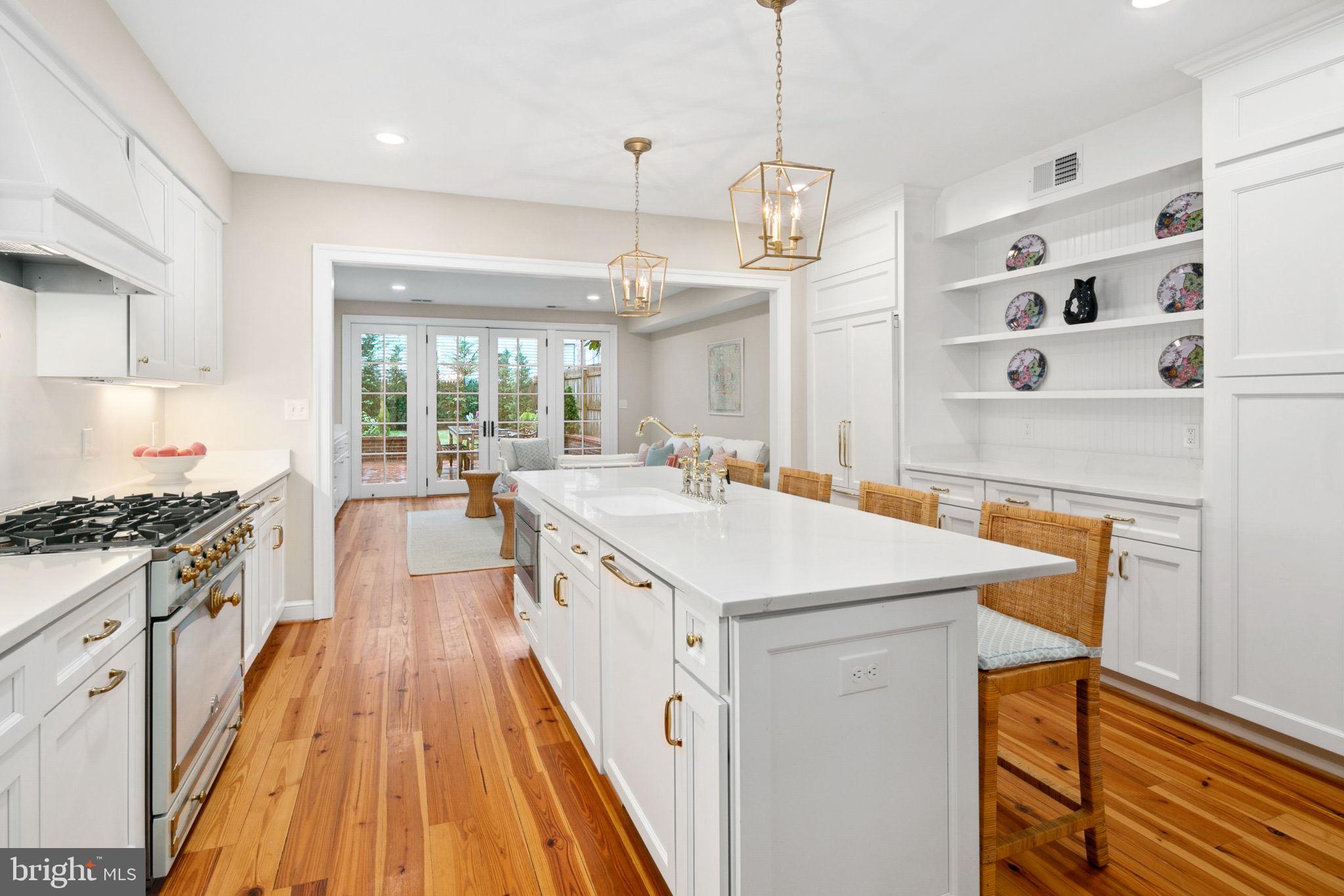 OLD TOWN ALEXANDRIA - Residential