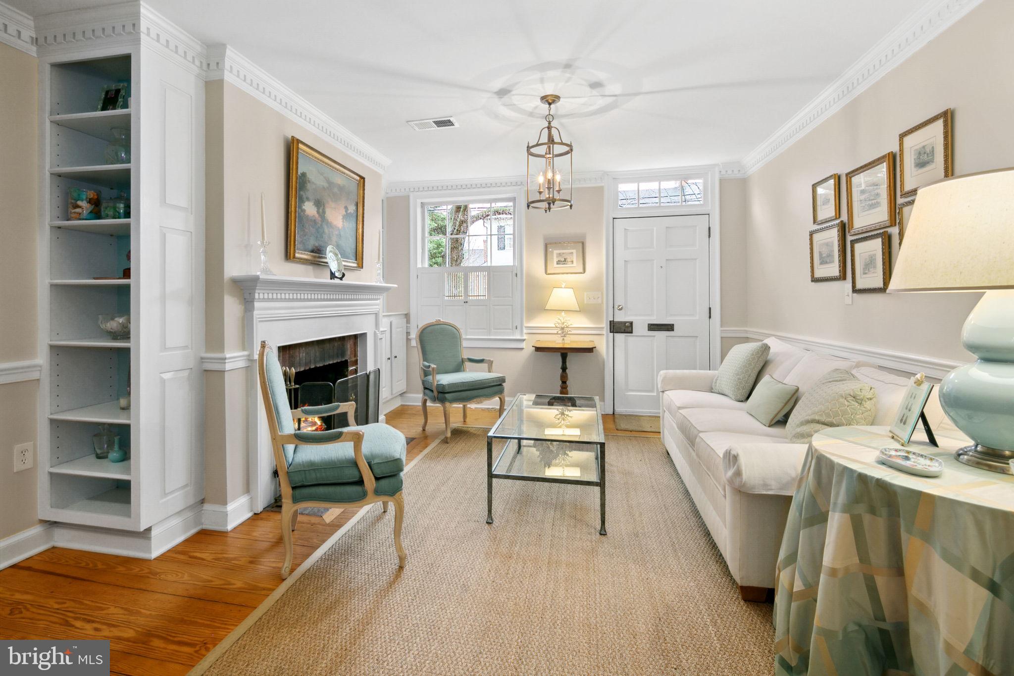 OLD TOWN ALEXANDRIA - Residential