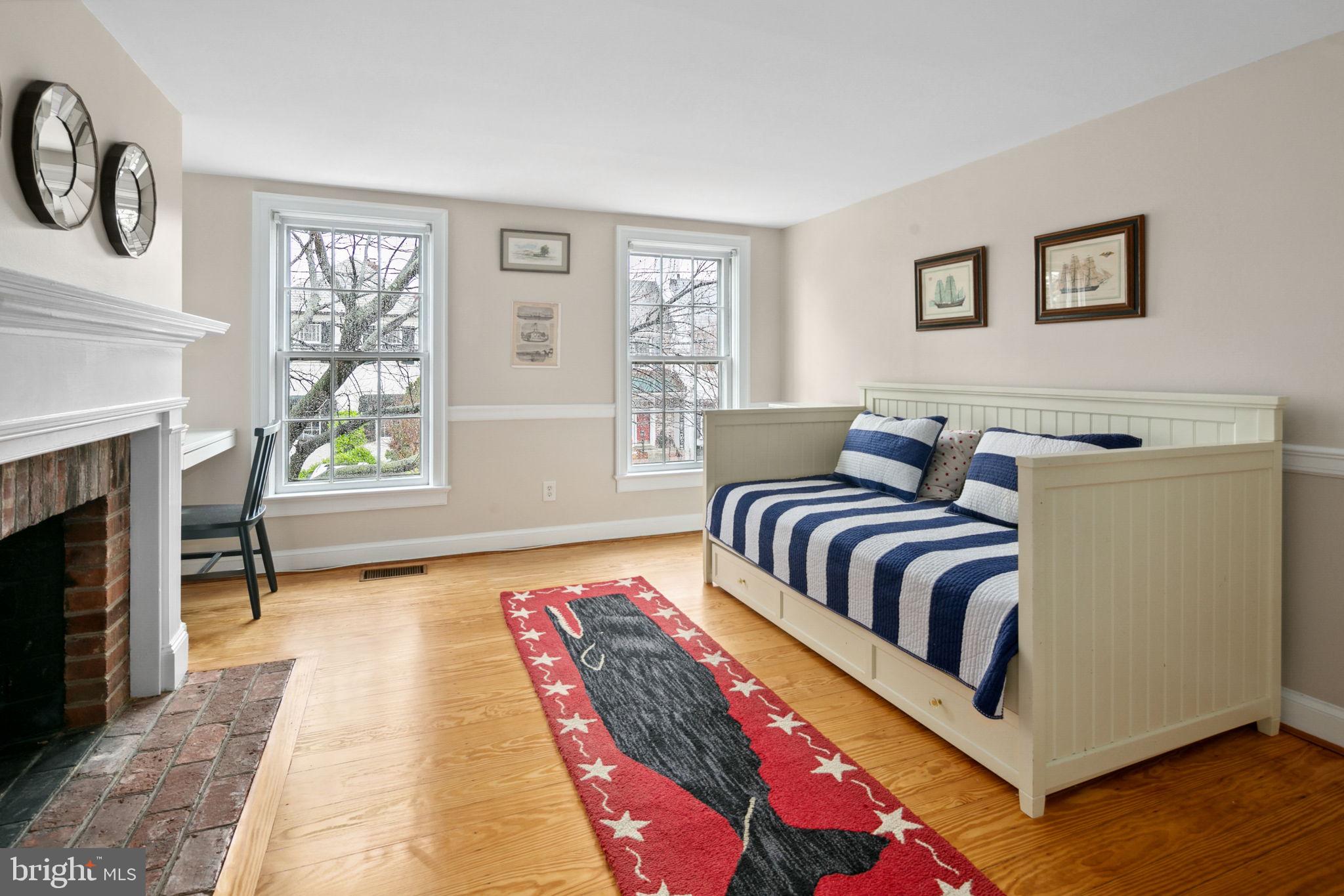 OLD TOWN ALEXANDRIA - Residential