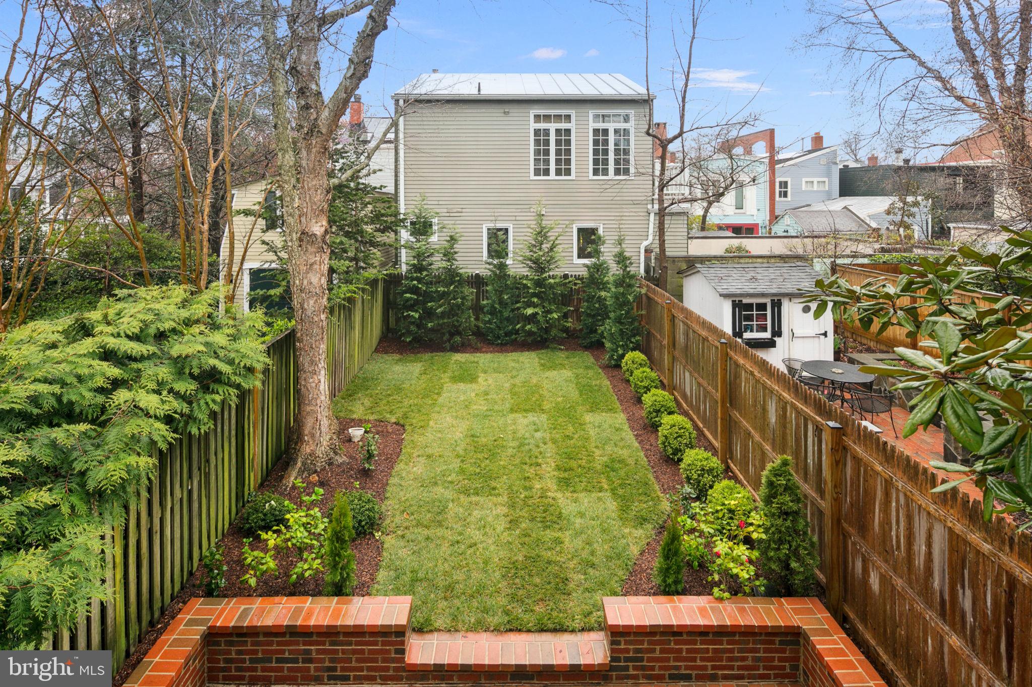 OLD TOWN ALEXANDRIA - Residential