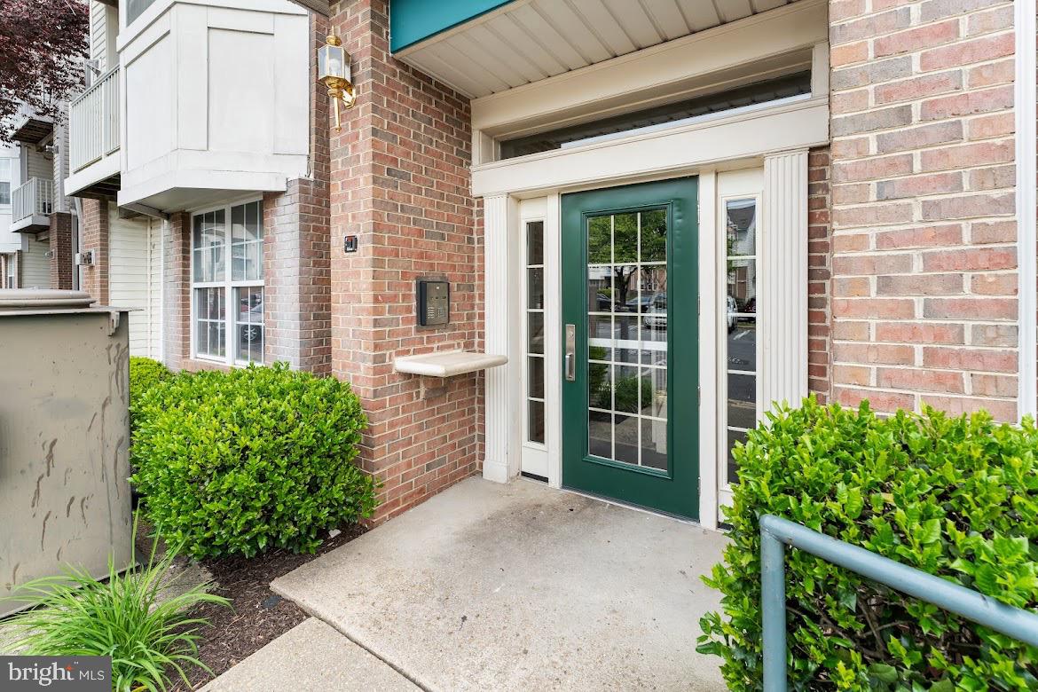 LARGO TOWN CENTER CONDOMINIUMS - Residential Lease