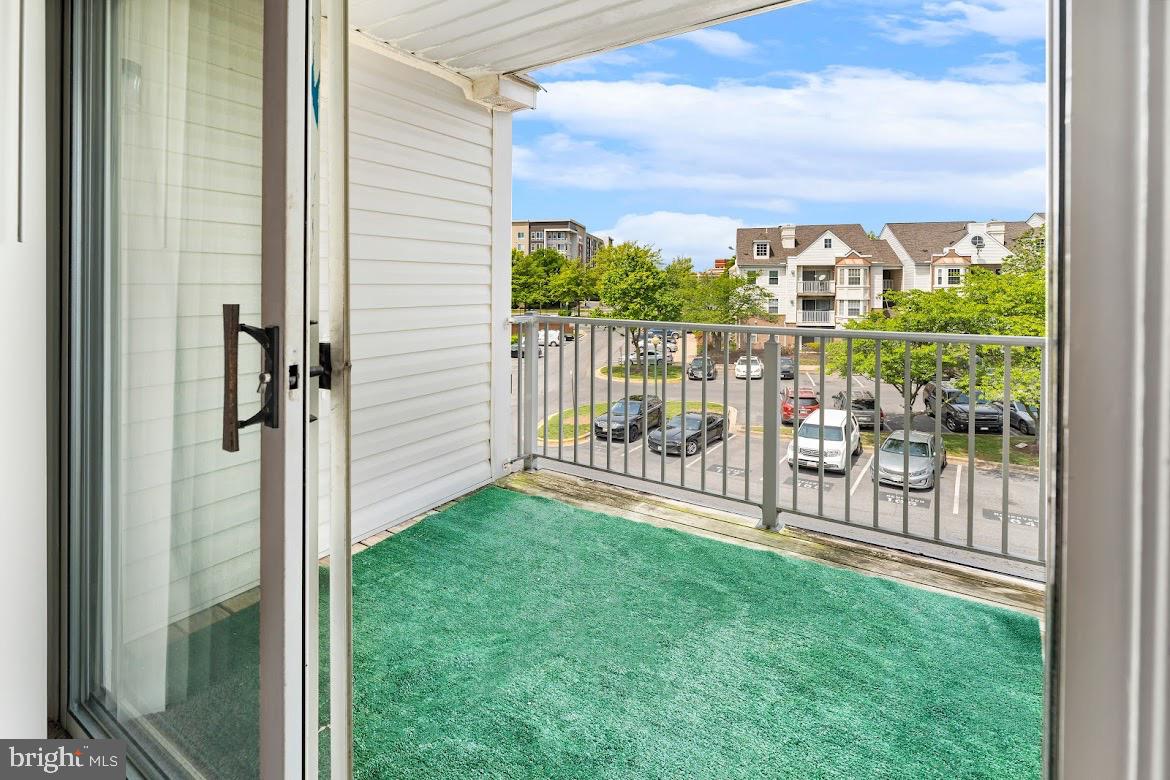 LARGO TOWN CENTER CONDOMINIUMS - Residential Lease