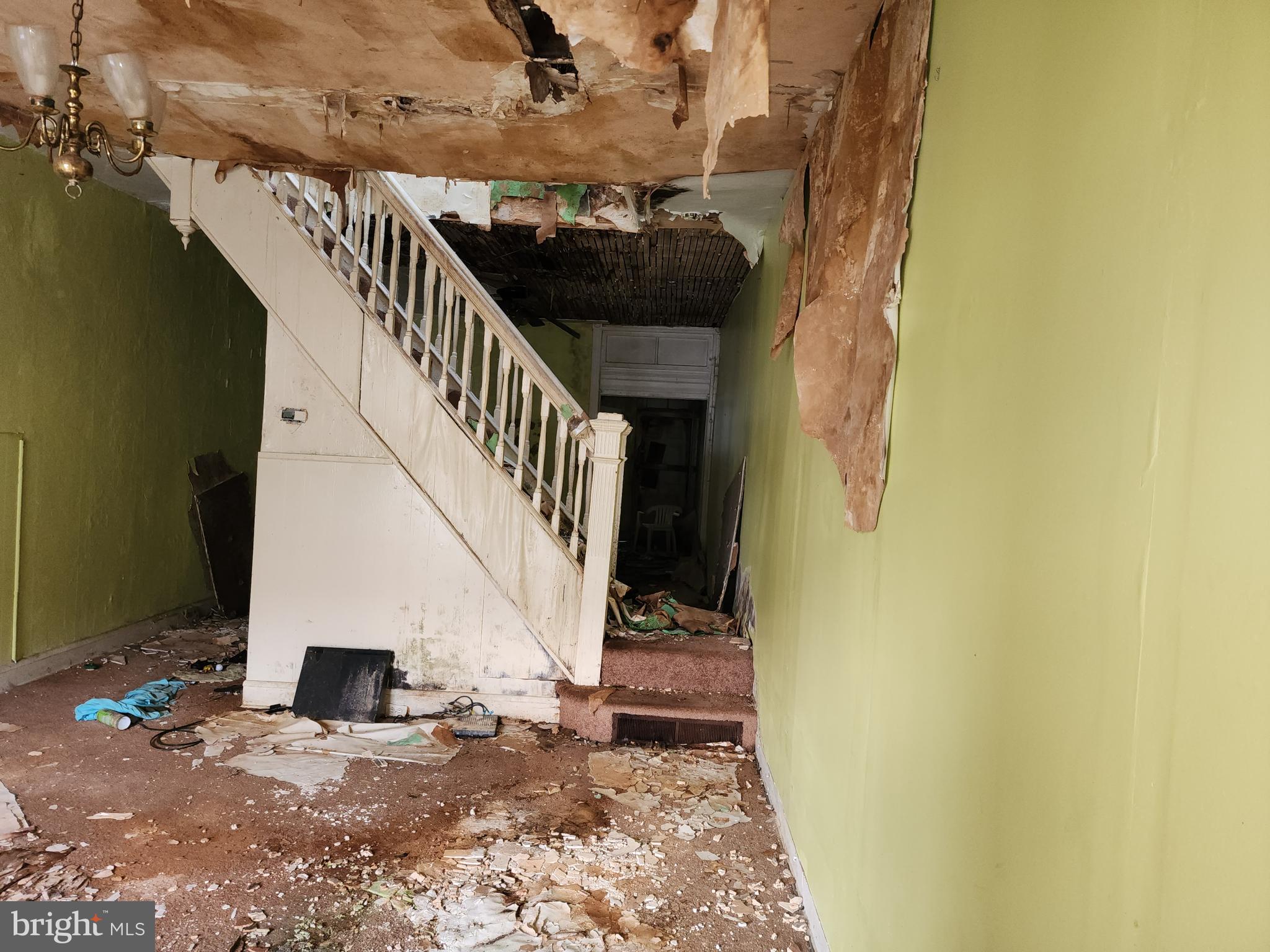 BROADWAY EAST - Residential