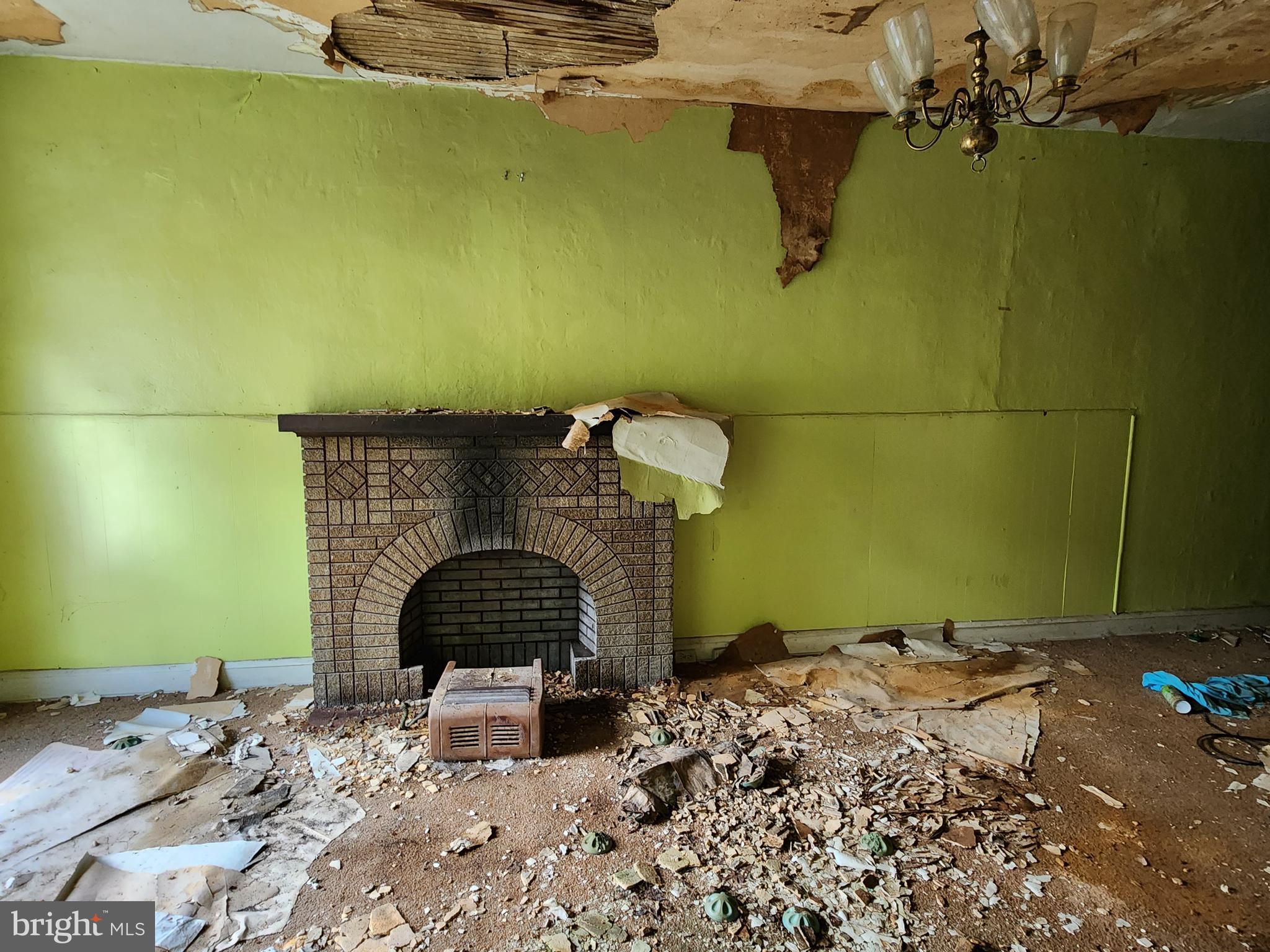 BROADWAY EAST - Residential