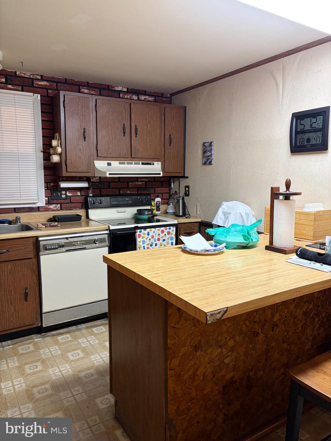 MAPLE RIDGE - Residential