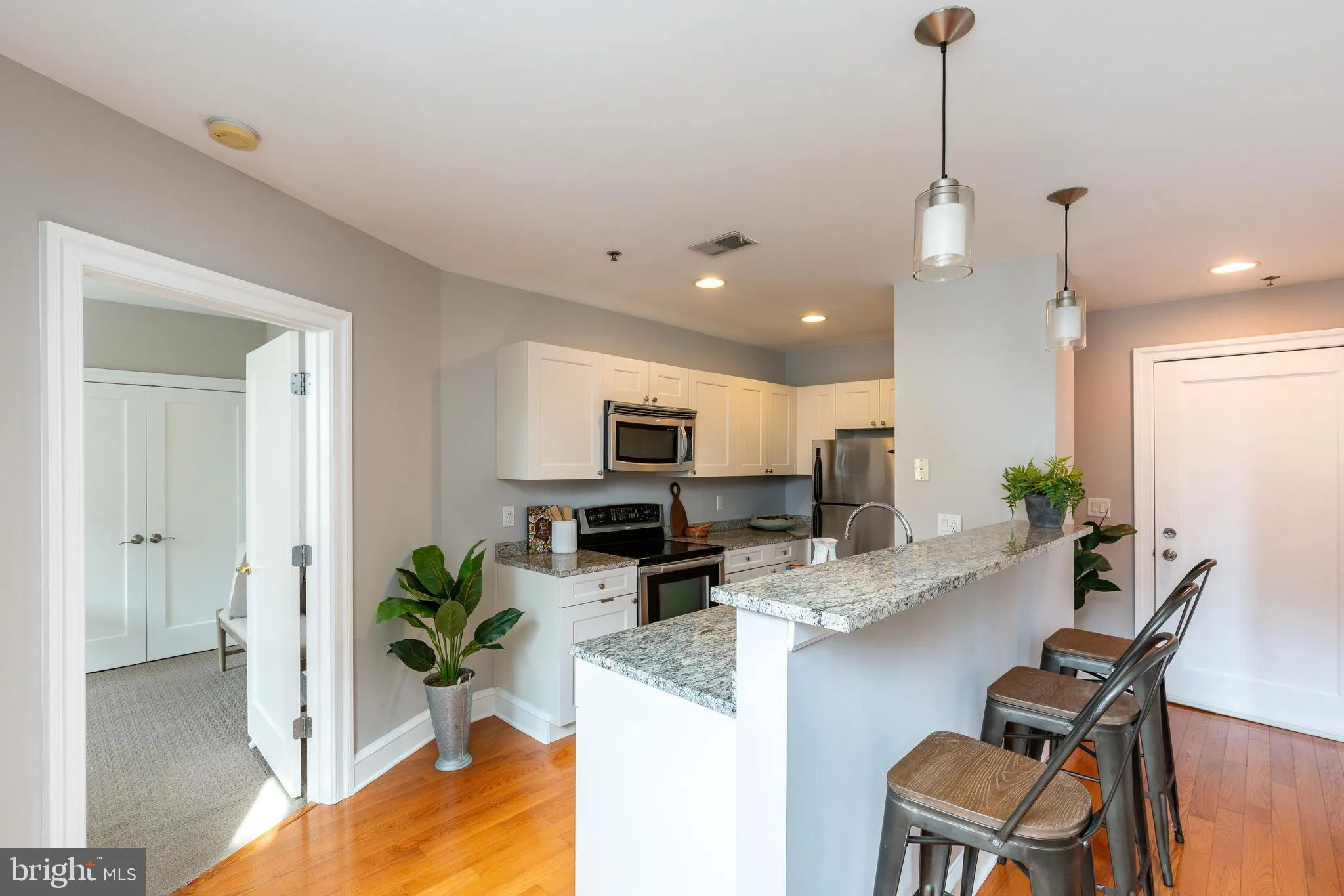 Philadelphia, Pennsylvania 19103, United States, 1 Bedroom Bedrooms, ,1 BathroomBathrooms,Residential,Contingent,79879