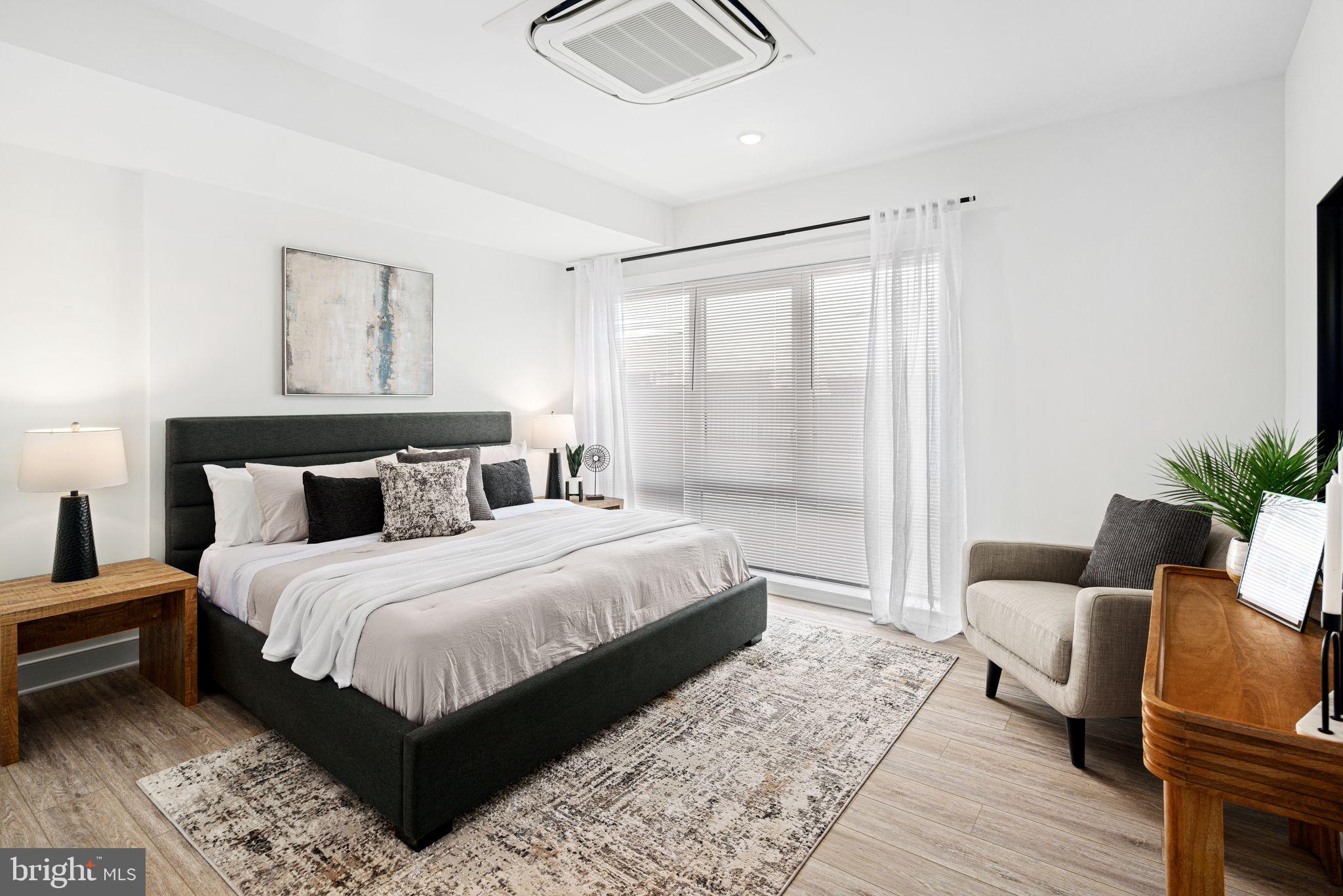 PORT RICHMOND - Residential Lease