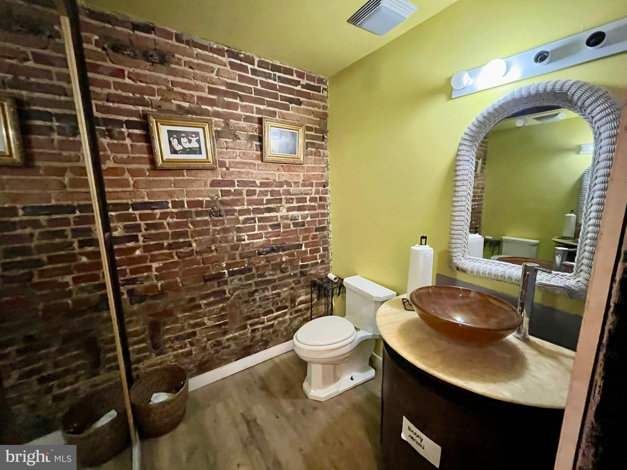 FRANKLIN SQUARE HISTORIC DISTRICT - Commercial Sale