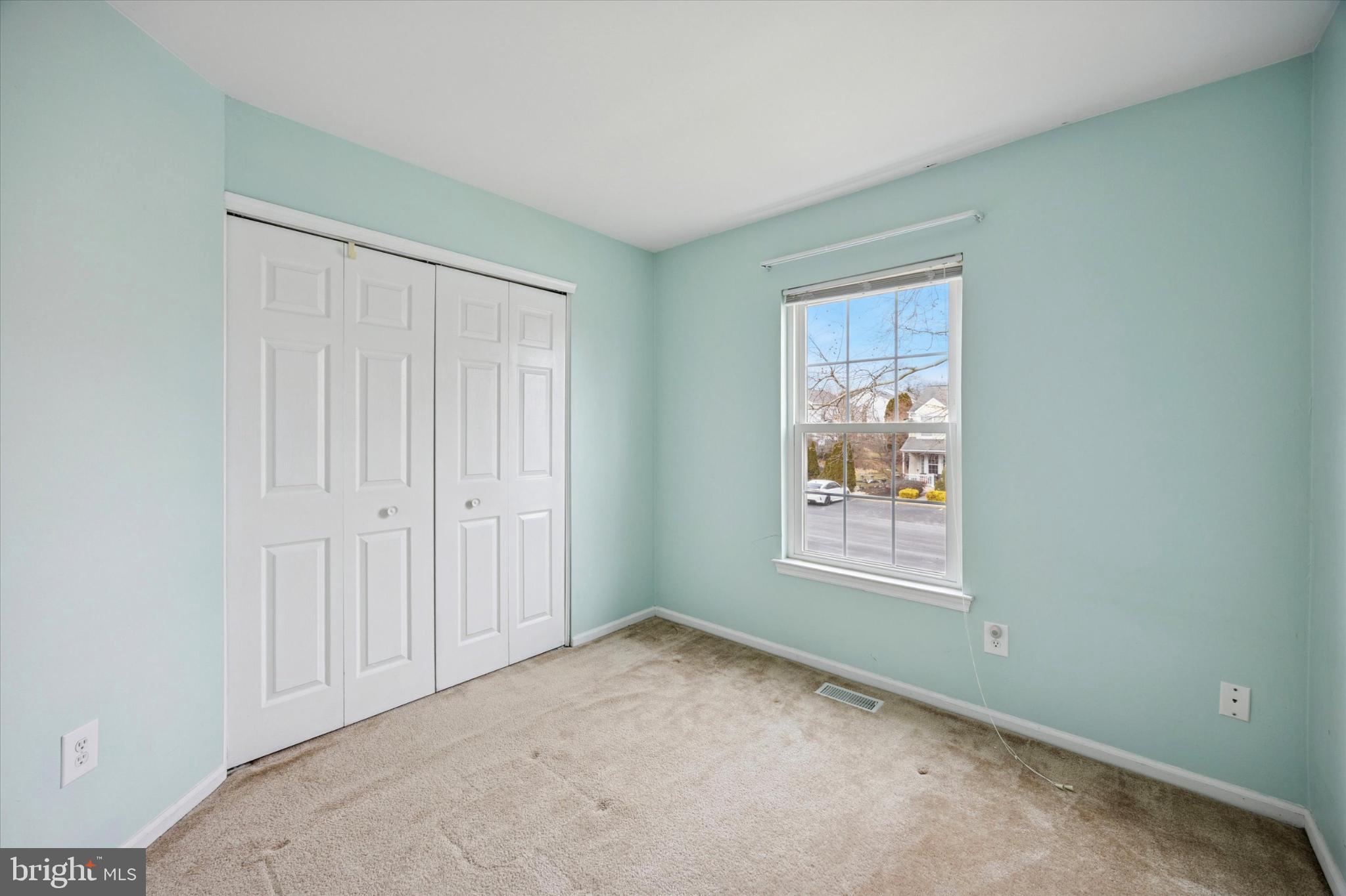 VILLAGE SHIRES - Residential