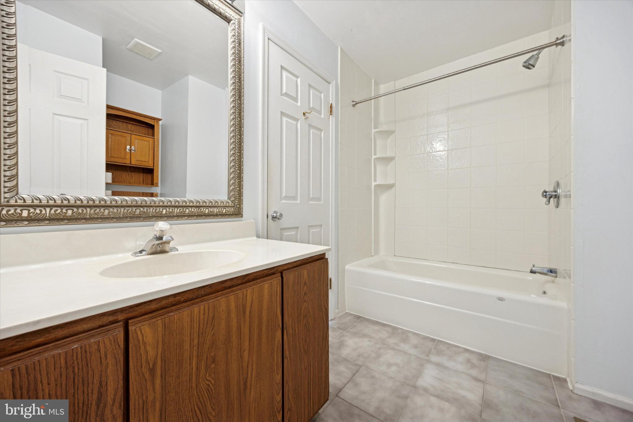 VILLAGE SHIRES - Residential