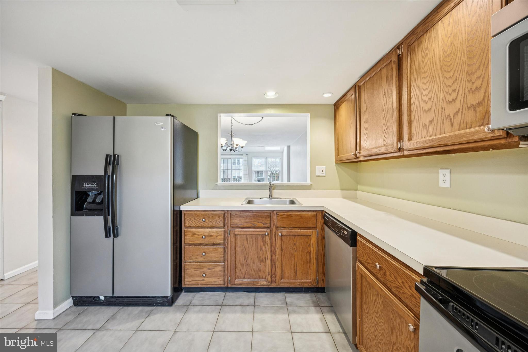 VILLAGE SHIRES - Residential