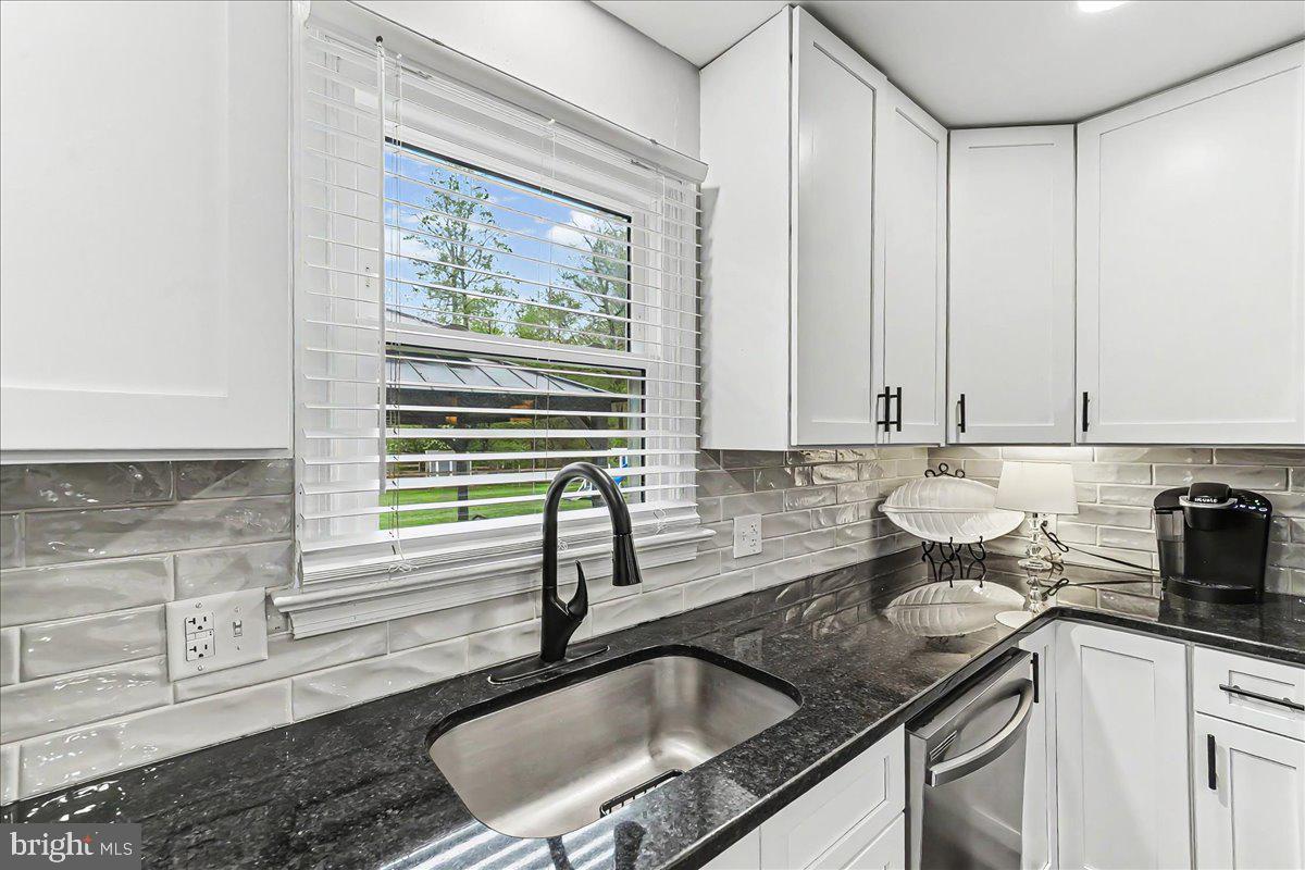 LAUREL - Residential