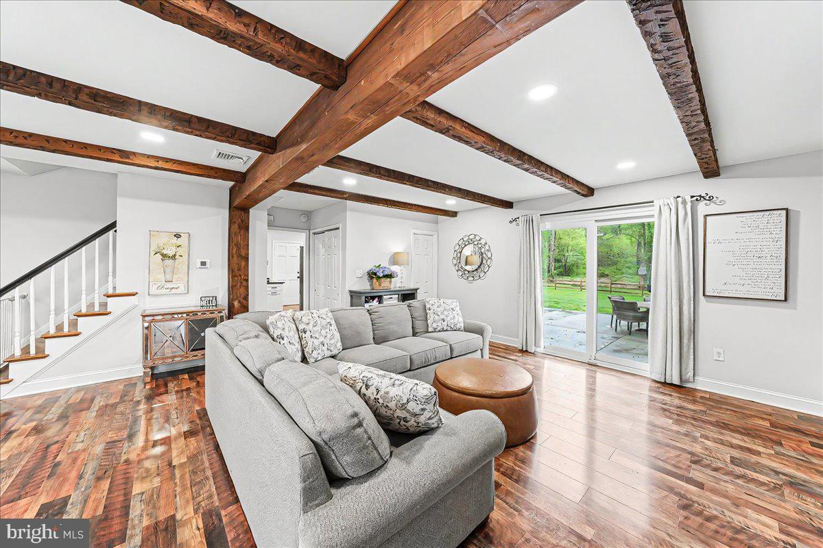 LAUREL - Residential