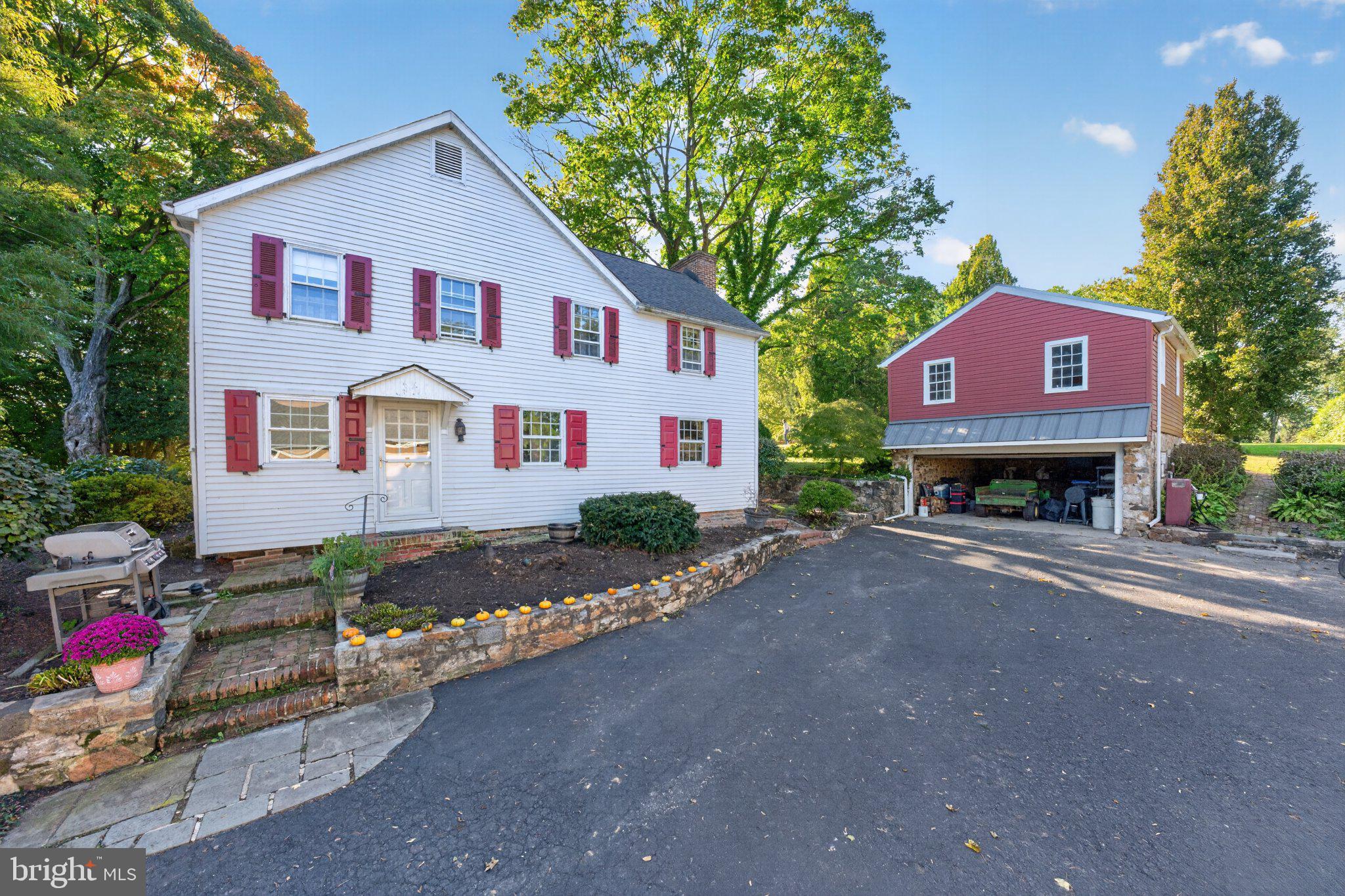 548 S GUERNSEY ROAD