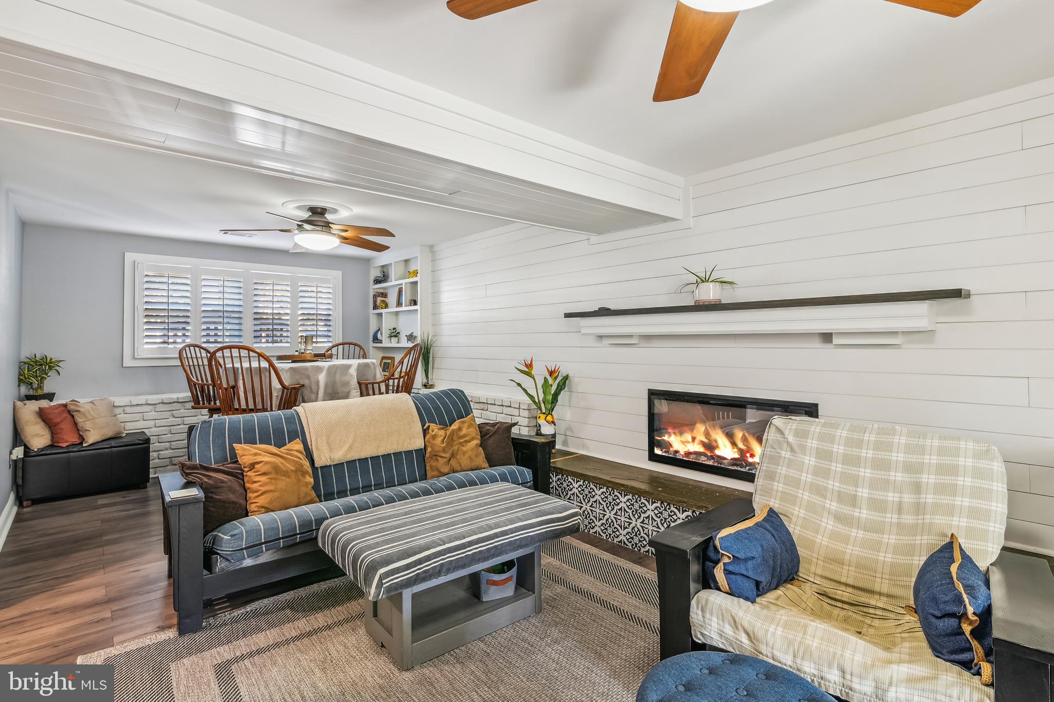 FOUR SEASONS ESTATES - Residential