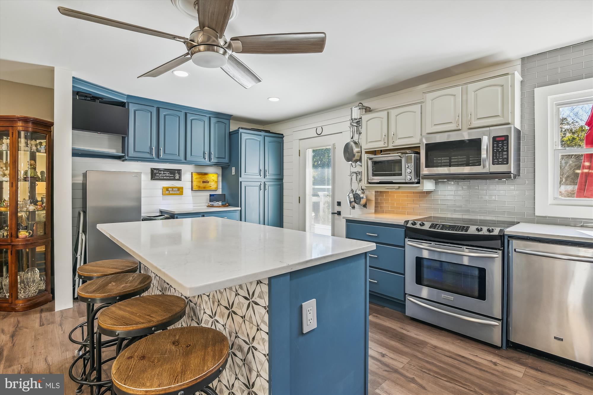 FOUR SEASONS ESTATES - Residential