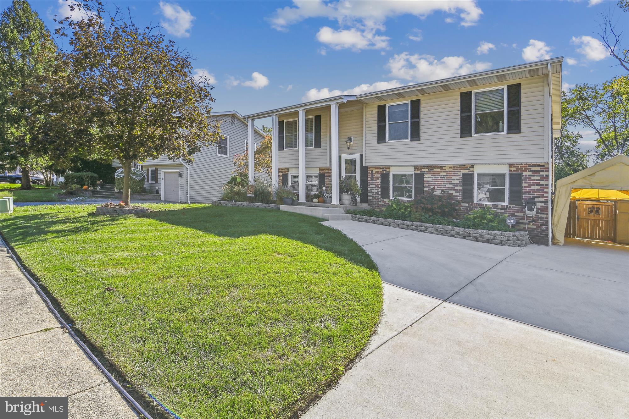 FOUR SEASONS ESTATES - Residential