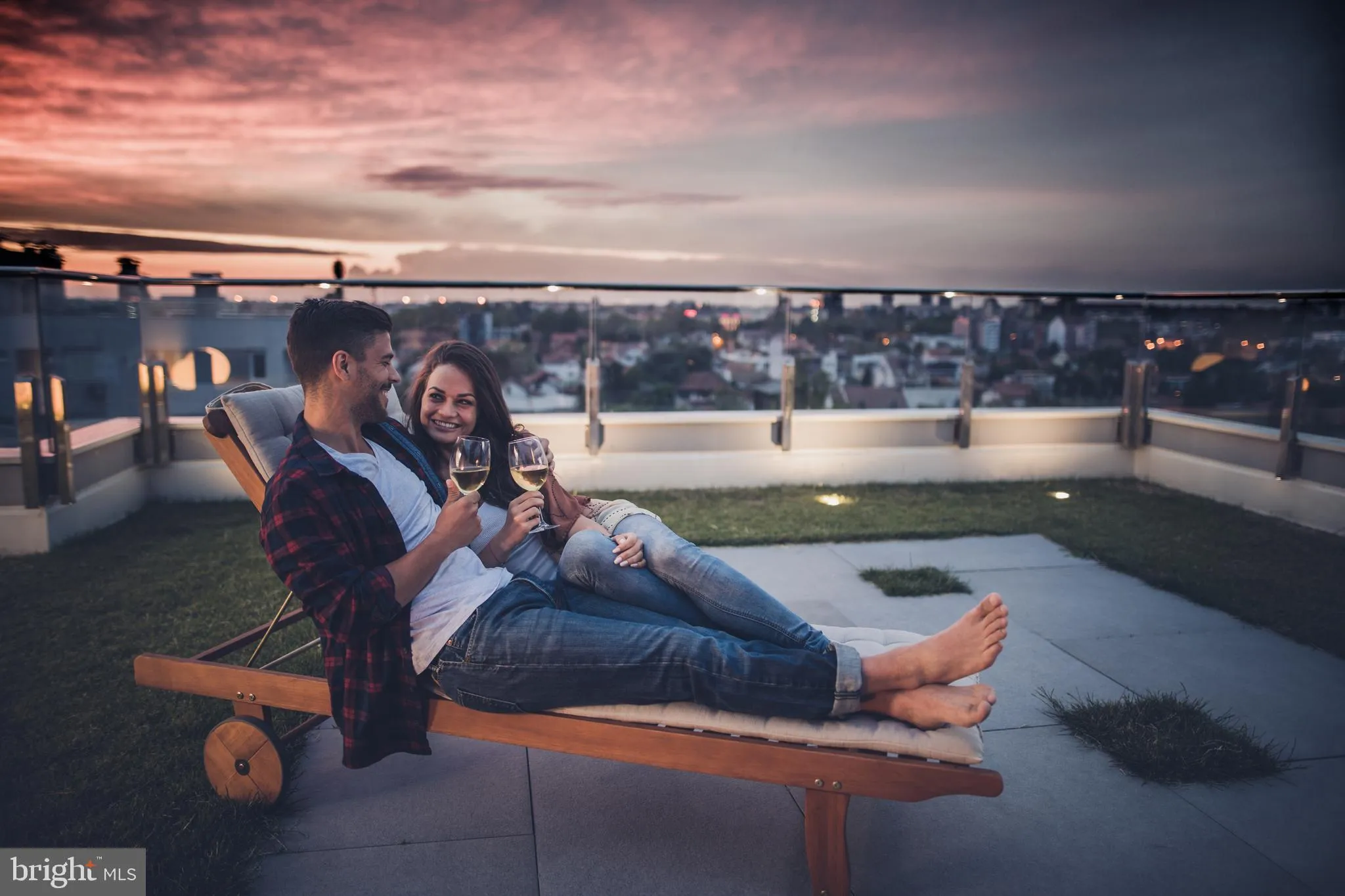 Conshohocken, Pennsylvania 19428, United States, 3 Bedrooms Bedrooms, ,3 BathroomsBathrooms,Residential,Contingent,55473