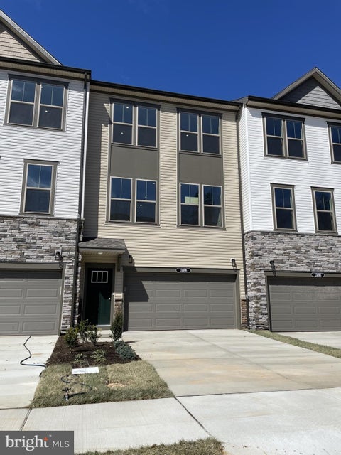 Townhouse For Rent - 13188 Nixon Lane<br/> WOODBRIDGE, VA 22193