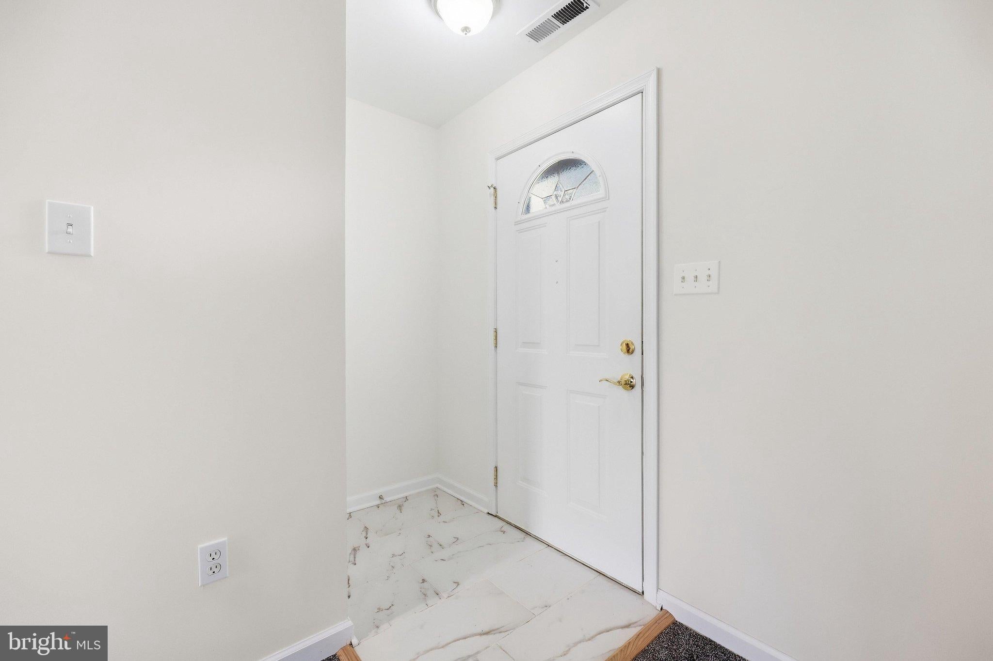 17914 HICKORY LANE
