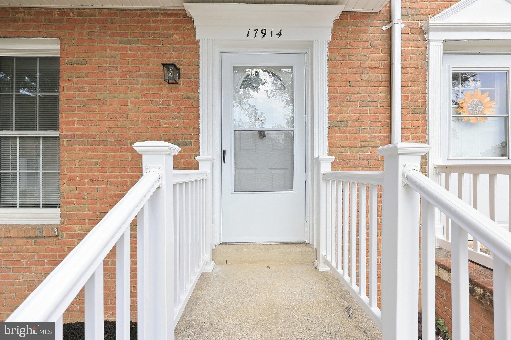 17914 HICKORY LANE