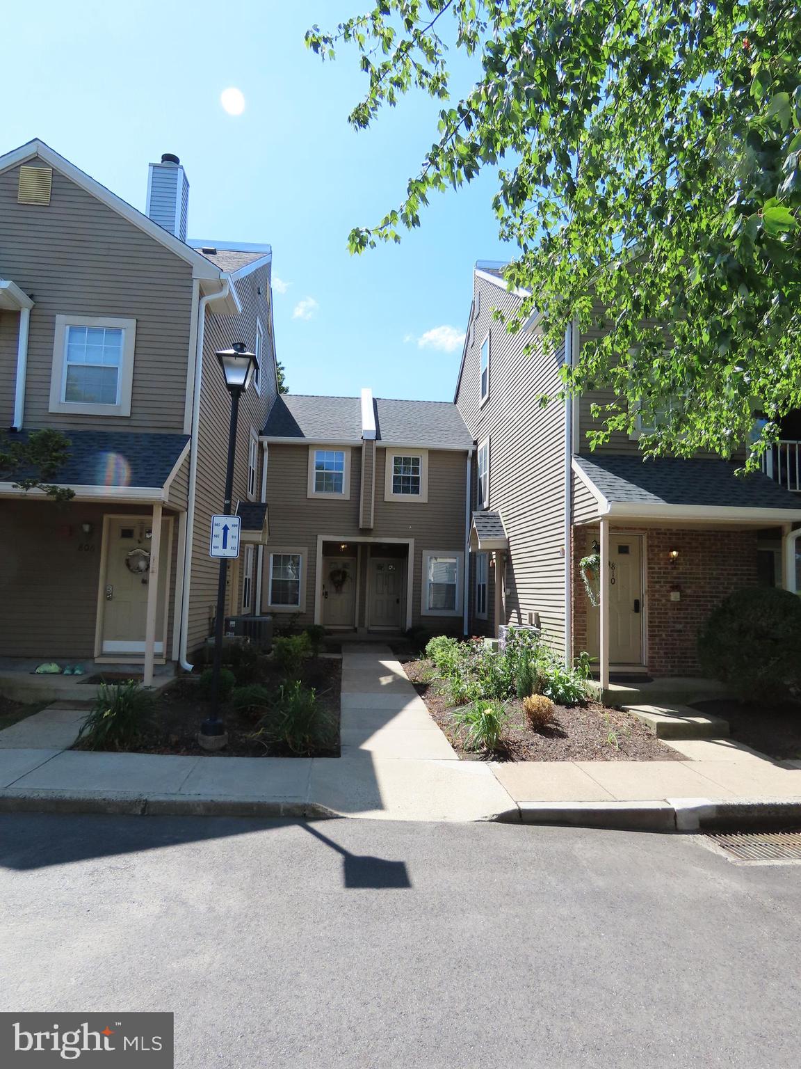 2nd floor condo in terrific condition. New flooring throughout, Freshly Painted a Nice Kitchen. Assoc fee included in rent. Gas cooking and washer and dryer in unit. Convenient location to Newtown shopping and restaurant areas. Award winning Council Rock school district. Pets allowed on a case by case basis.