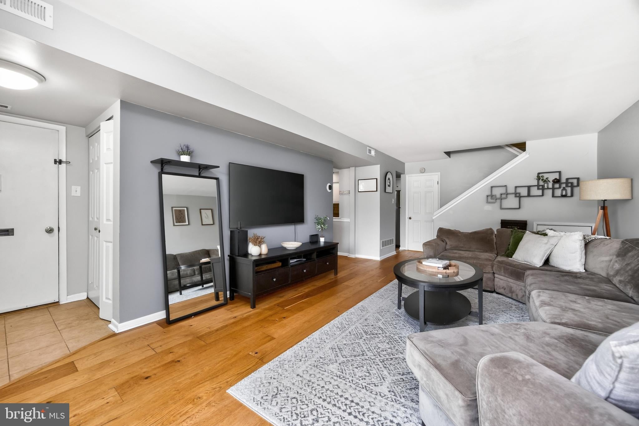 188 SUMMIT HOUSE 188