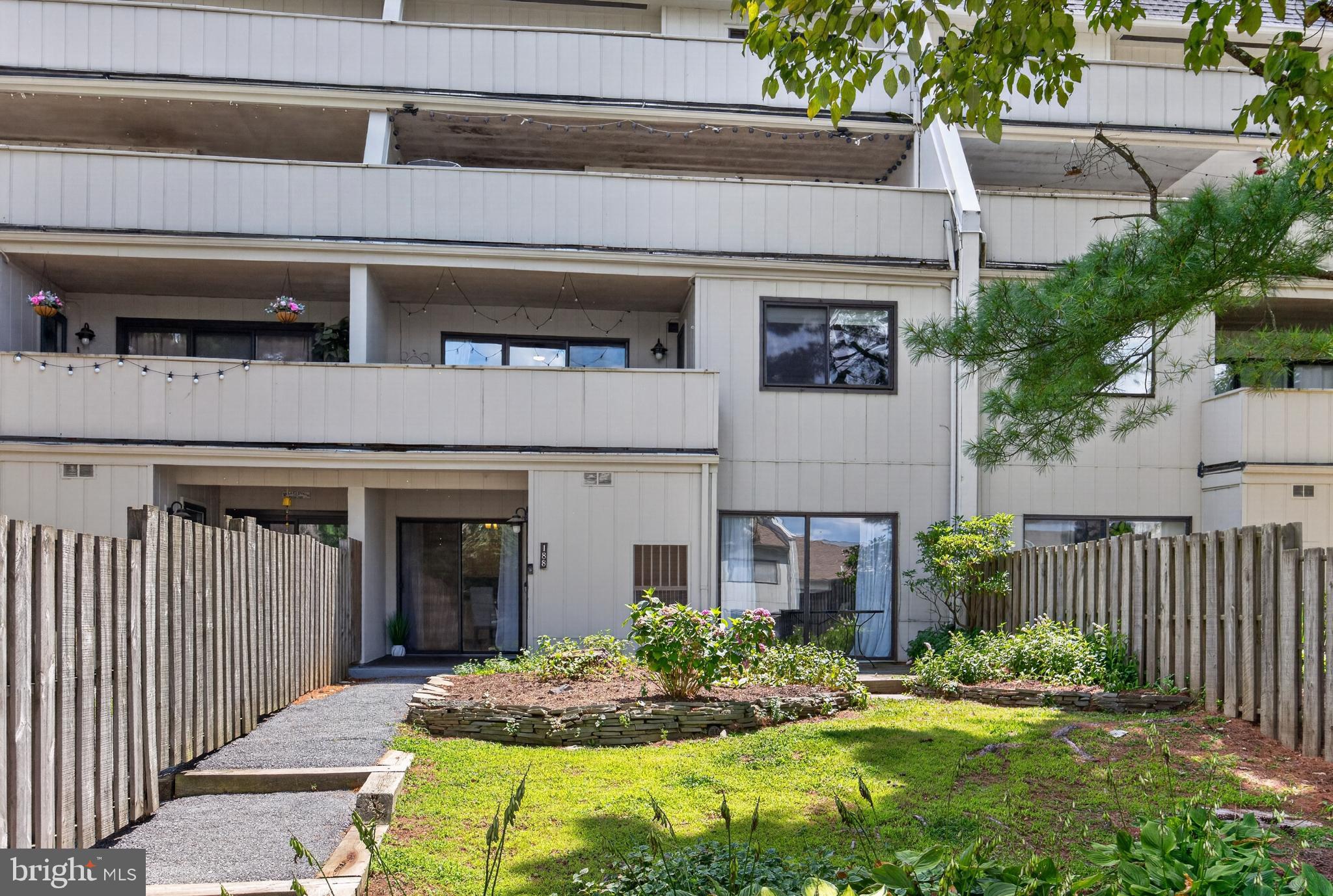 188 SUMMIT HOUSE 188