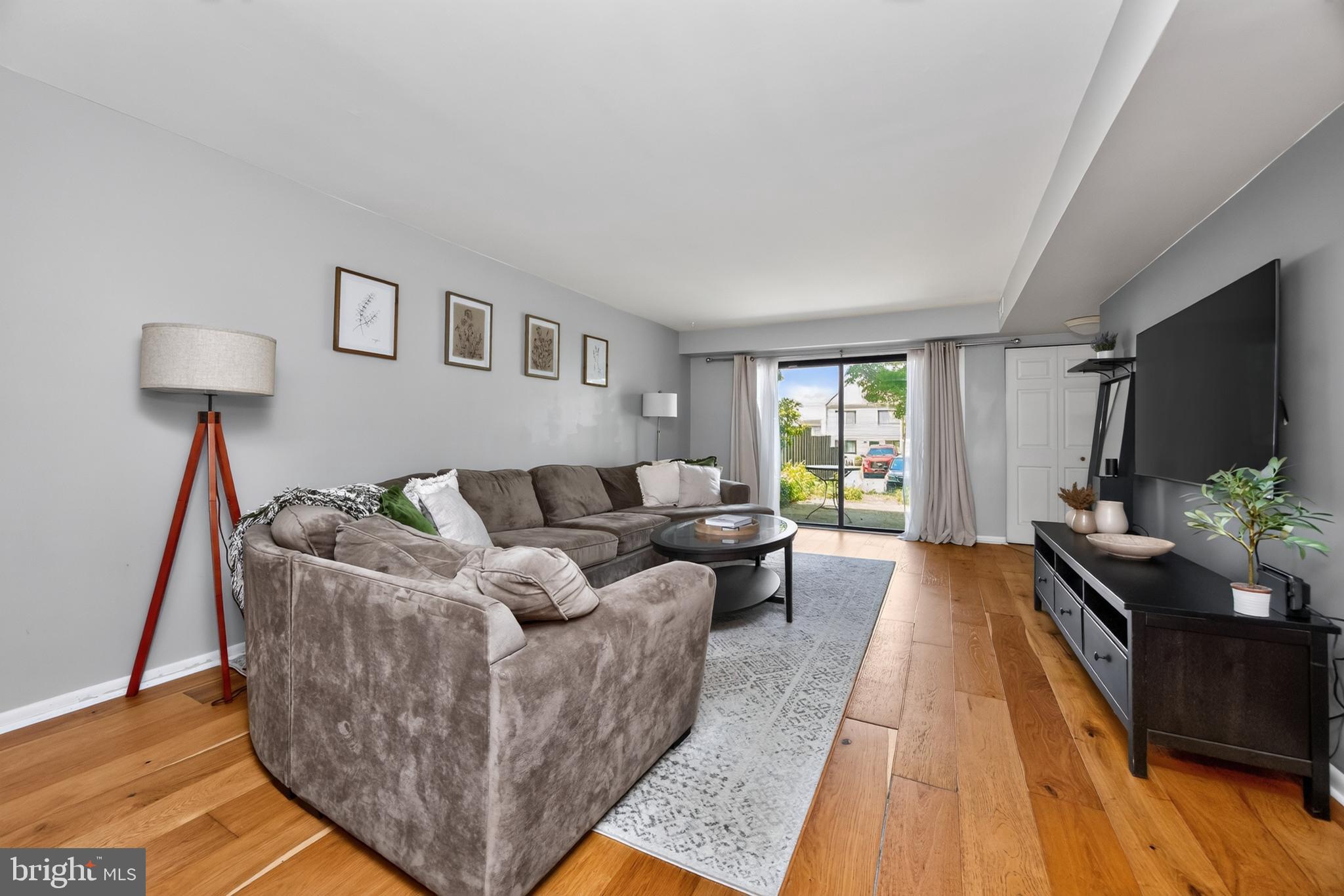 188 SUMMIT HOUSE 188