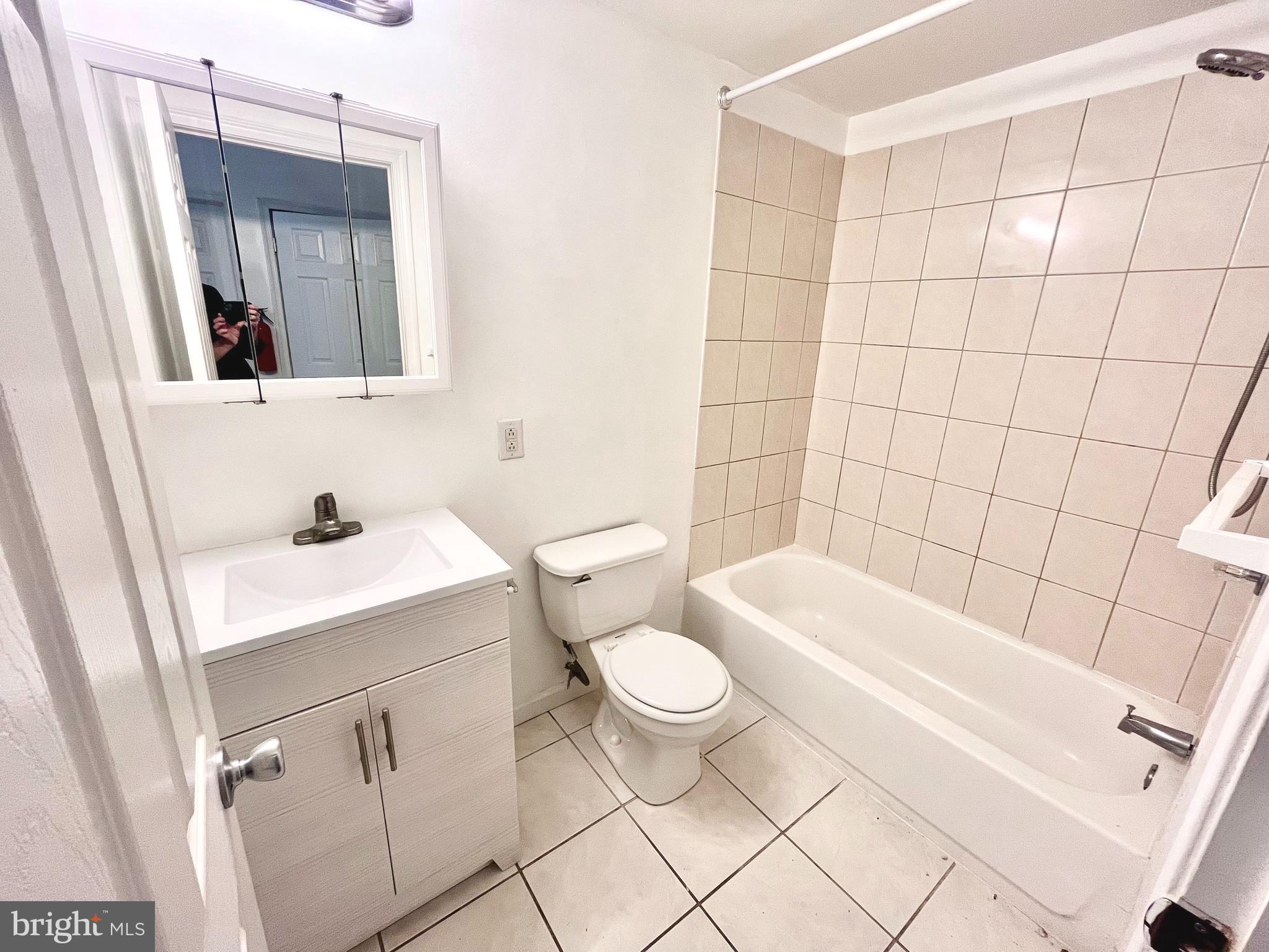 1537 W STILES STREET 1