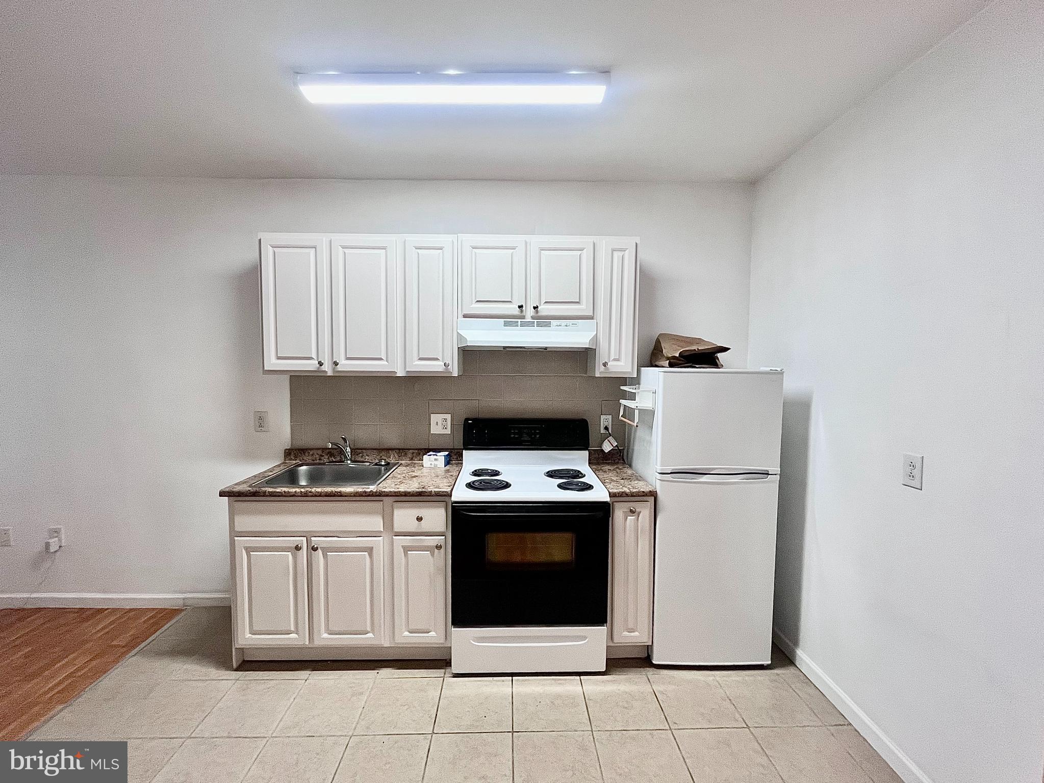 1537 W STILES STREET 1