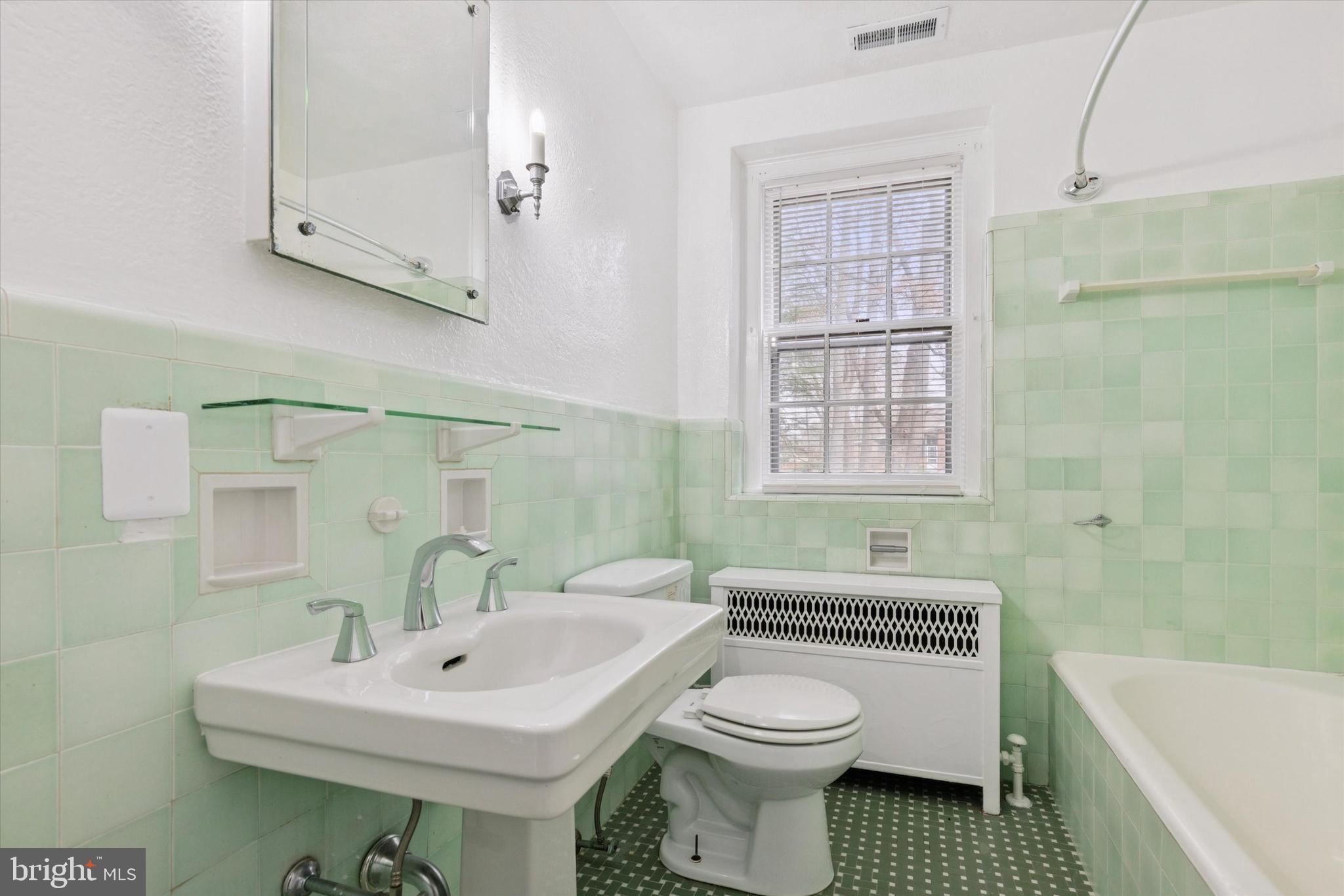 CHELTENHAM - Residential Lease