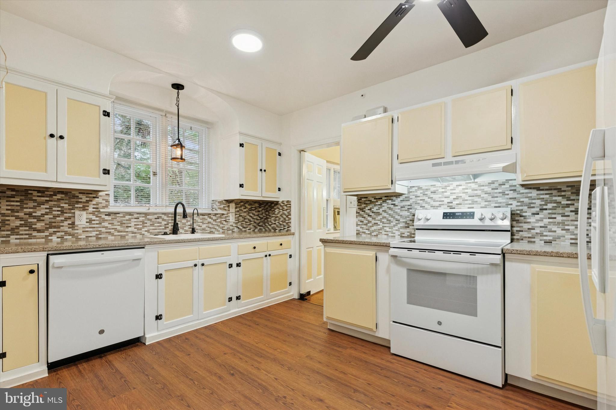 CHELTENHAM - Residential Lease