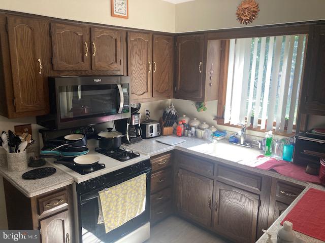 710 FOX COURT