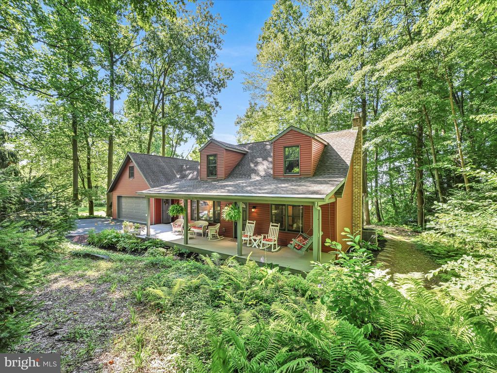 Photo of 351 Dead End Road, Lititz, PA 17543 (MLS # PALA2053290)