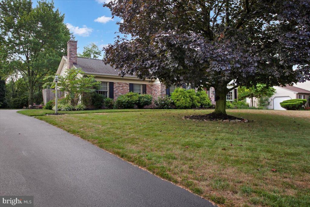 Photo of 172 Hillcrest Lane, Elizabethtown, PA 17022 (MLS # PALA2054366)