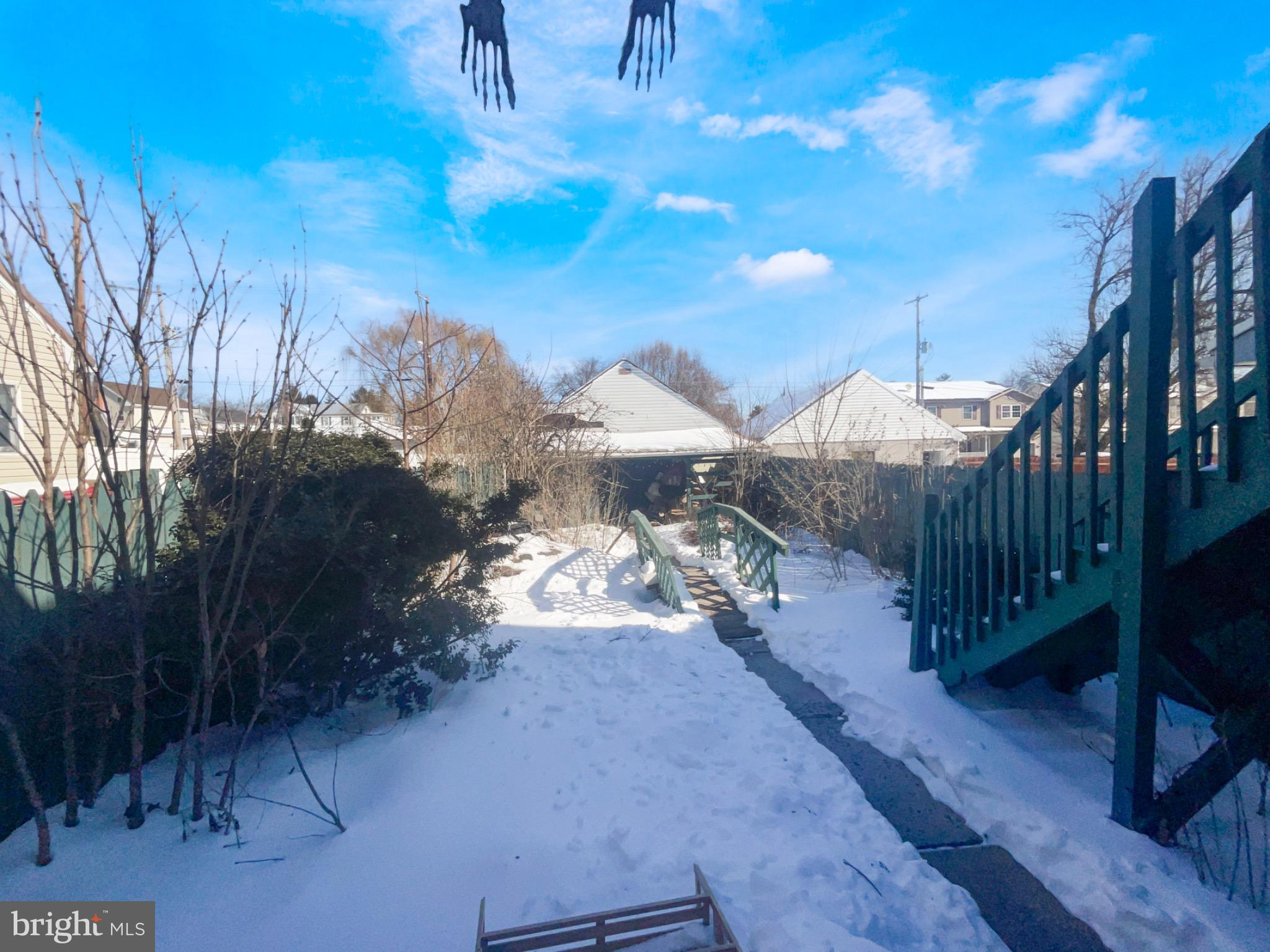 BERMUDIAN SPRINGS - Residential