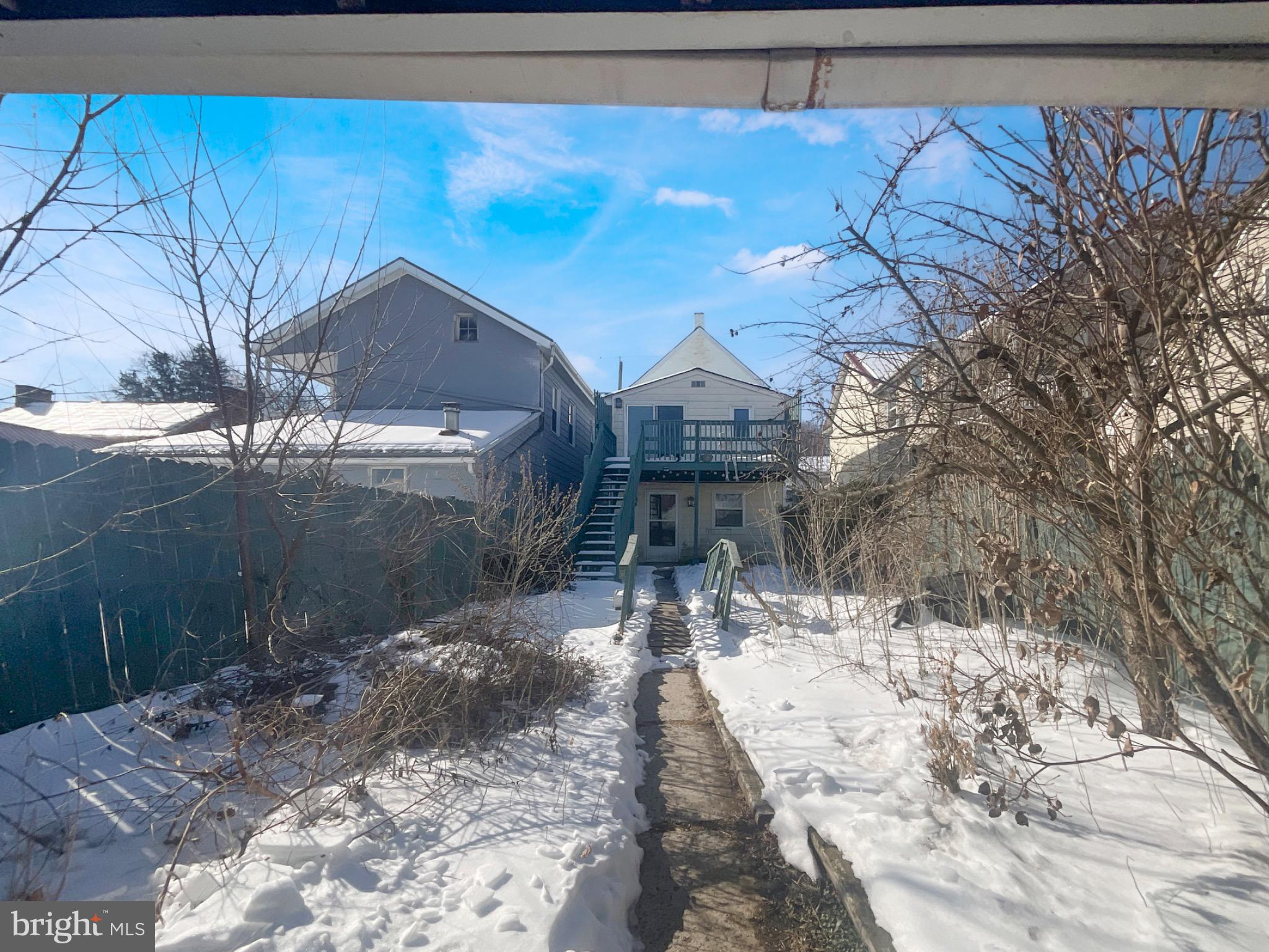 BERMUDIAN SPRINGS - Residential