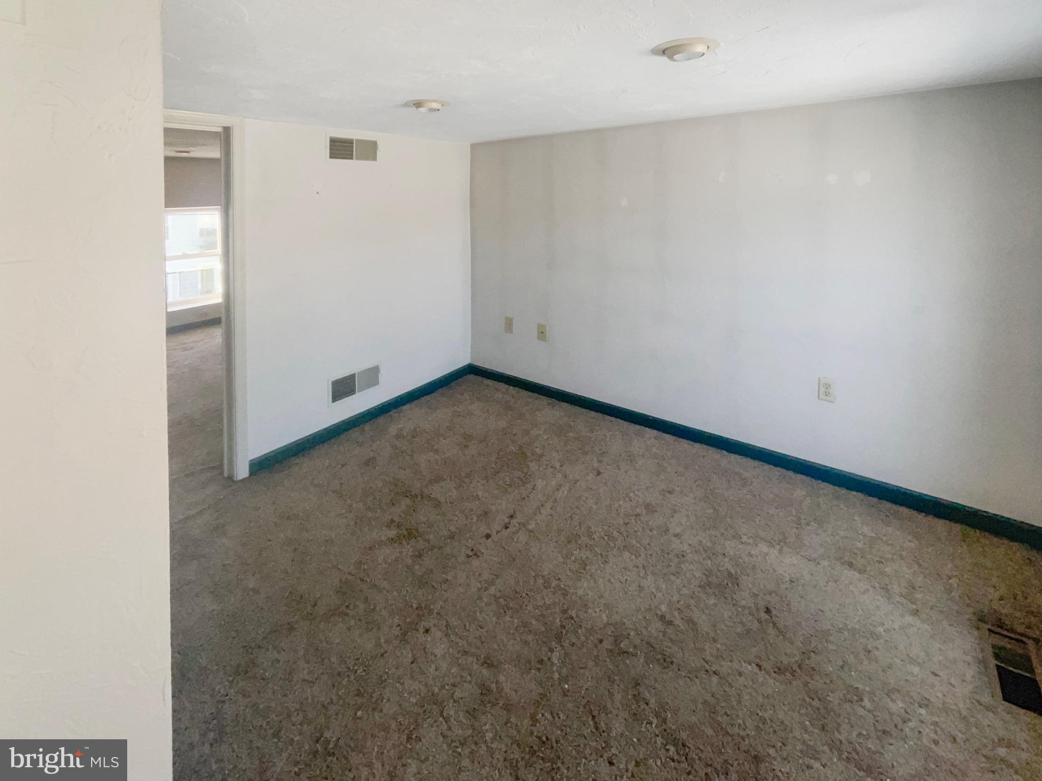 BERMUDIAN SPRINGS - Residential