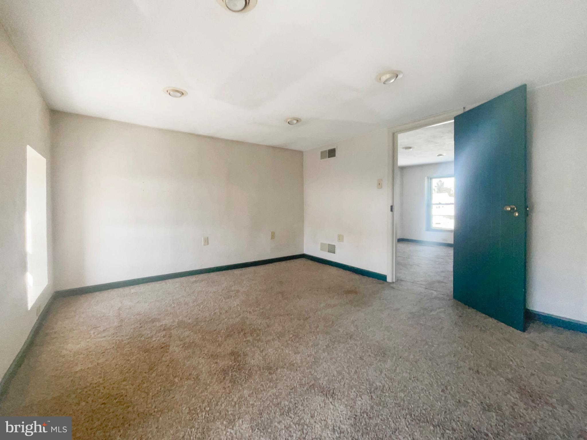 BERMUDIAN SPRINGS - Residential