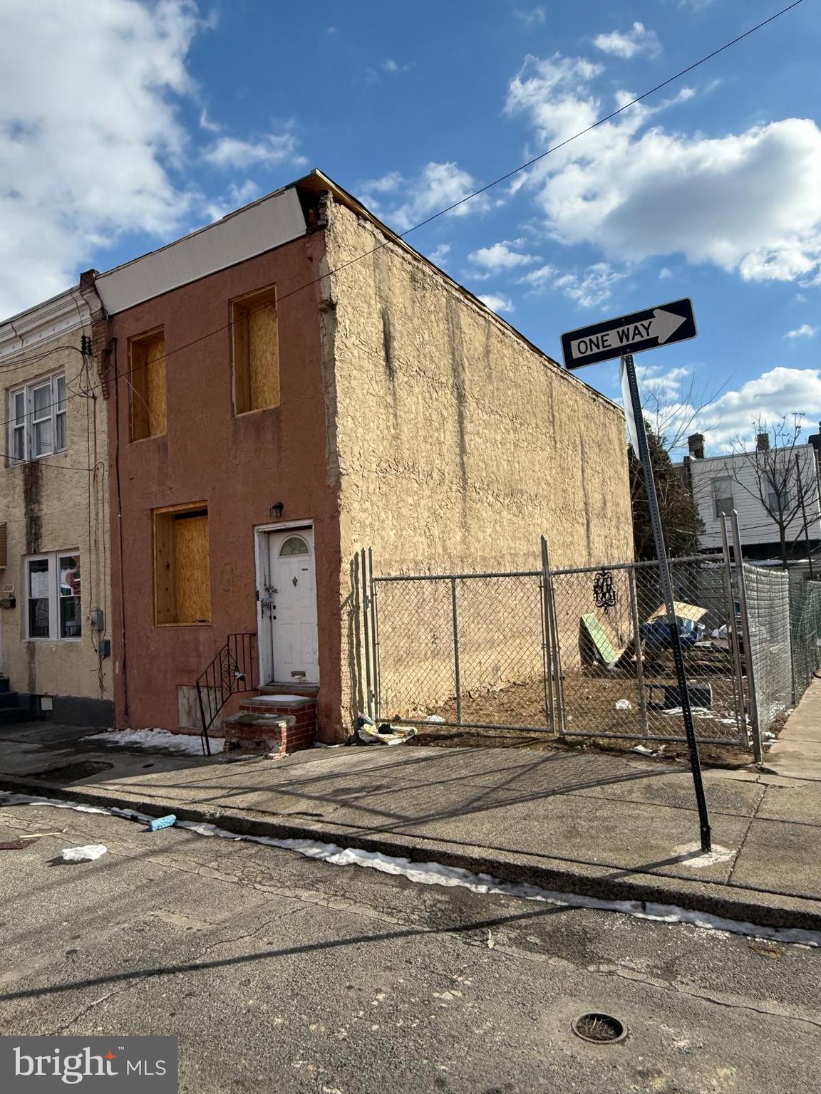 3243 JOYCE STREET